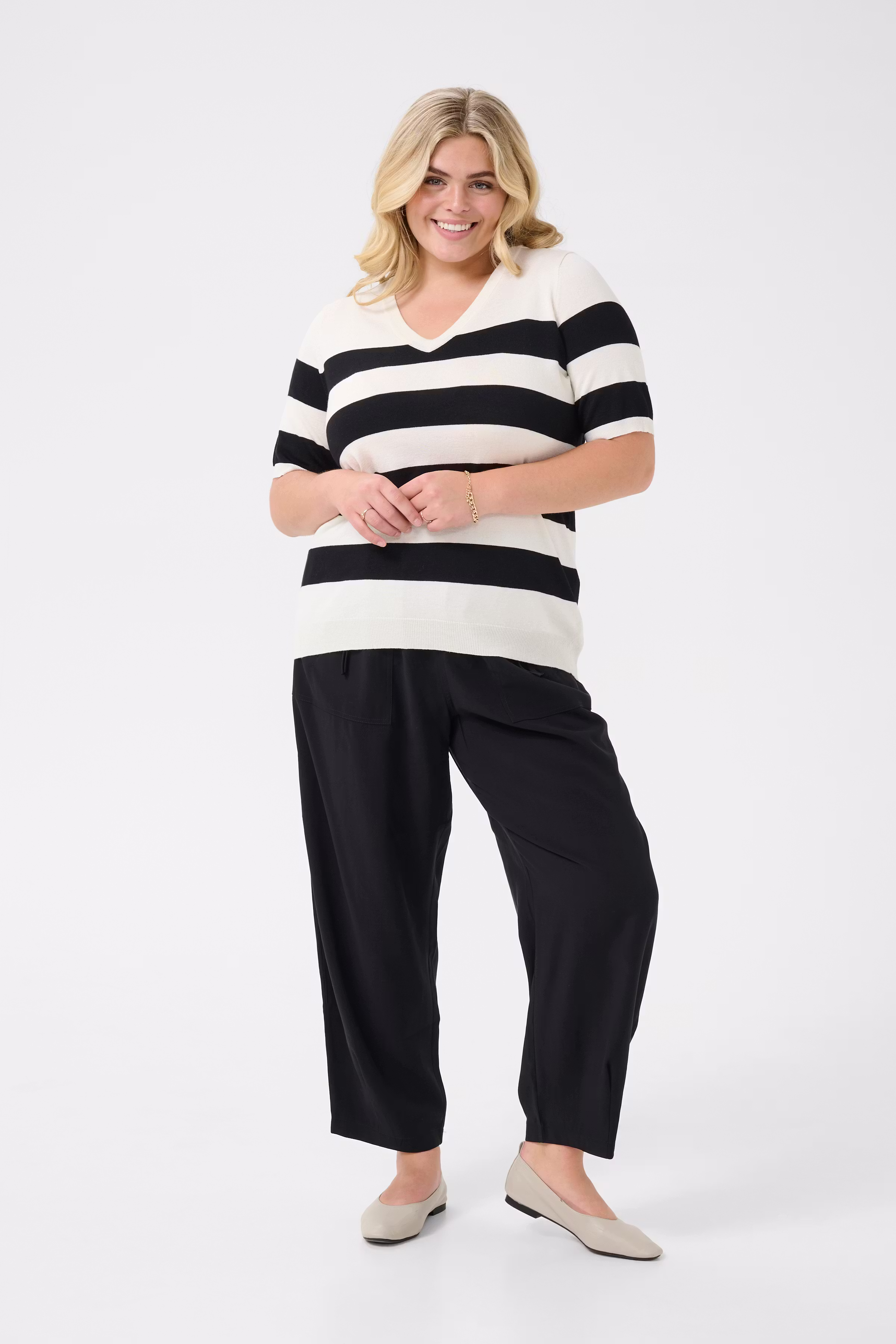 KClizzy Pullover LOOKBOOK FRONT 10583577-108166