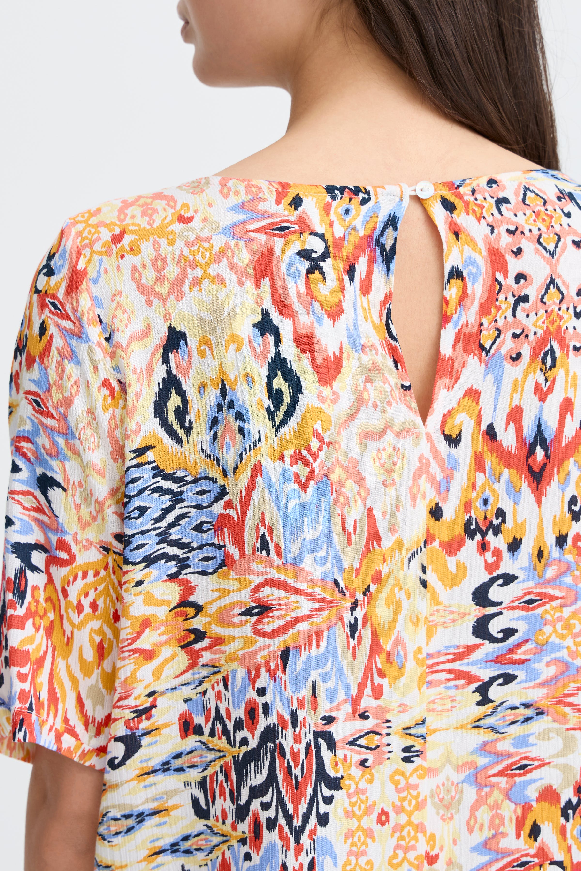 Blouse with short sleeve LOOKBOOK DETAIL 20122971-204485