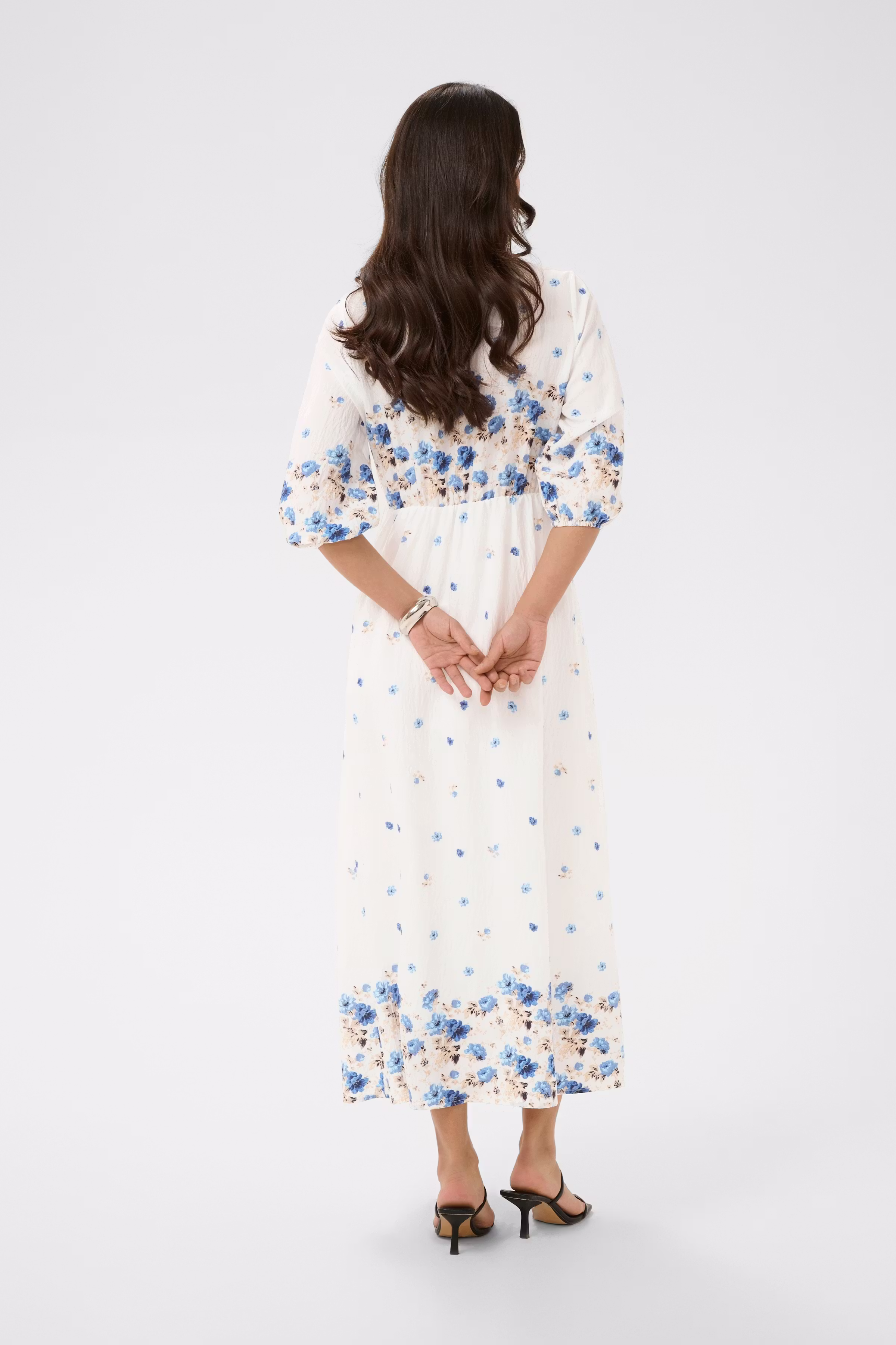 KArosine Kleid LOOKBOOK BACK 10511834-109777