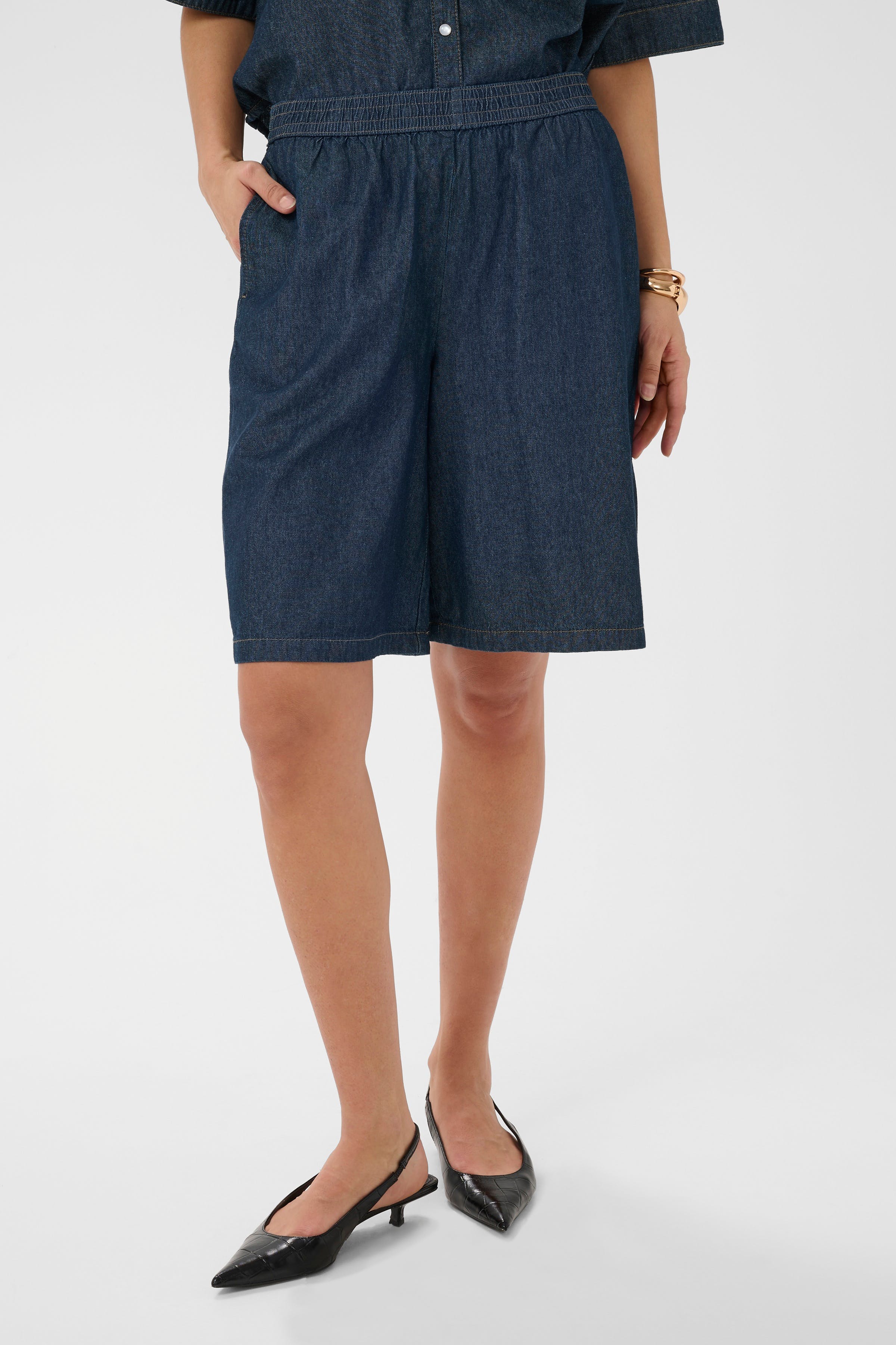 KAjade Bermuda LOOKBOOK FRONT 10511716-107709