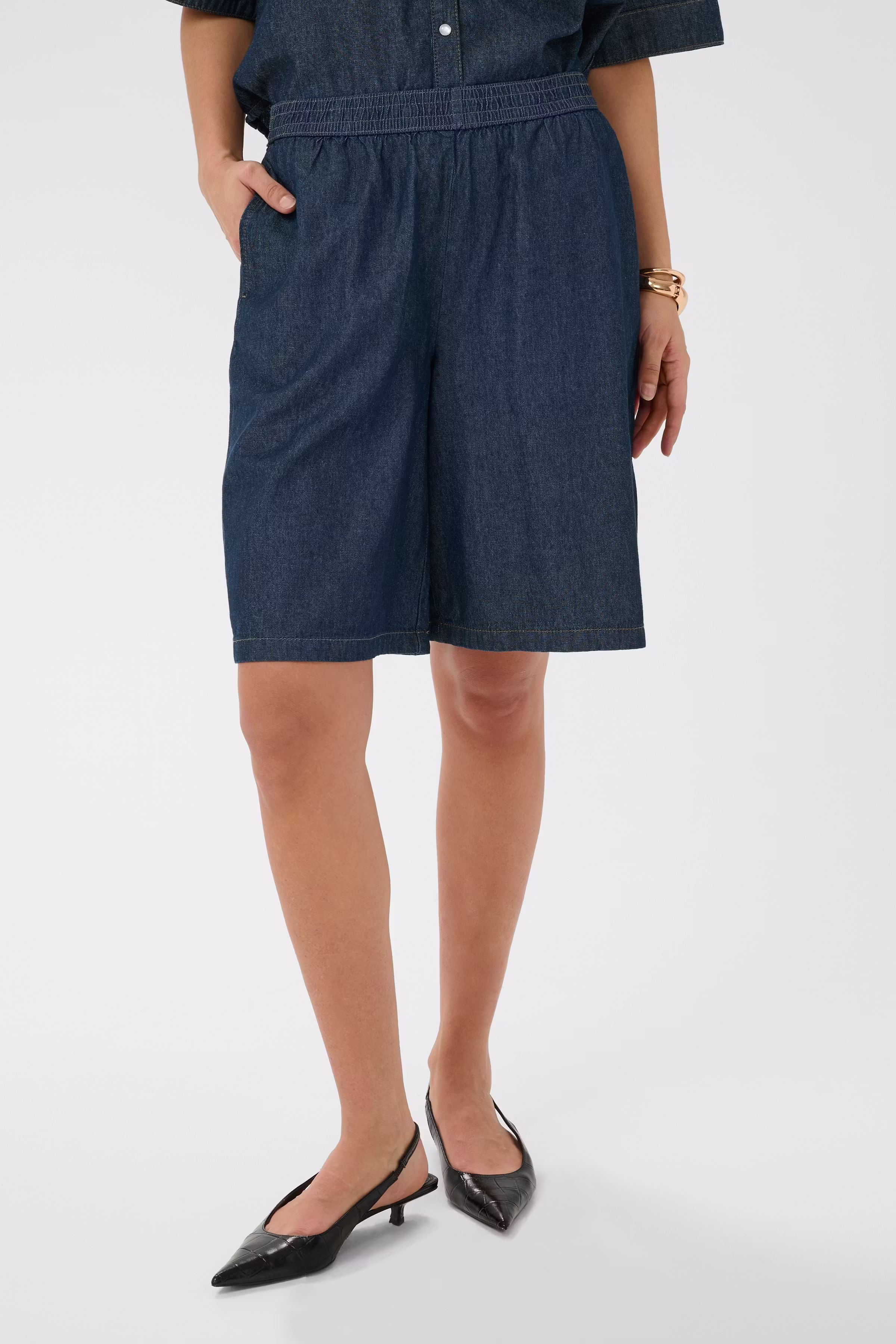 KAjade Bermuda LOOKBOOK FRONT 10511716-107709