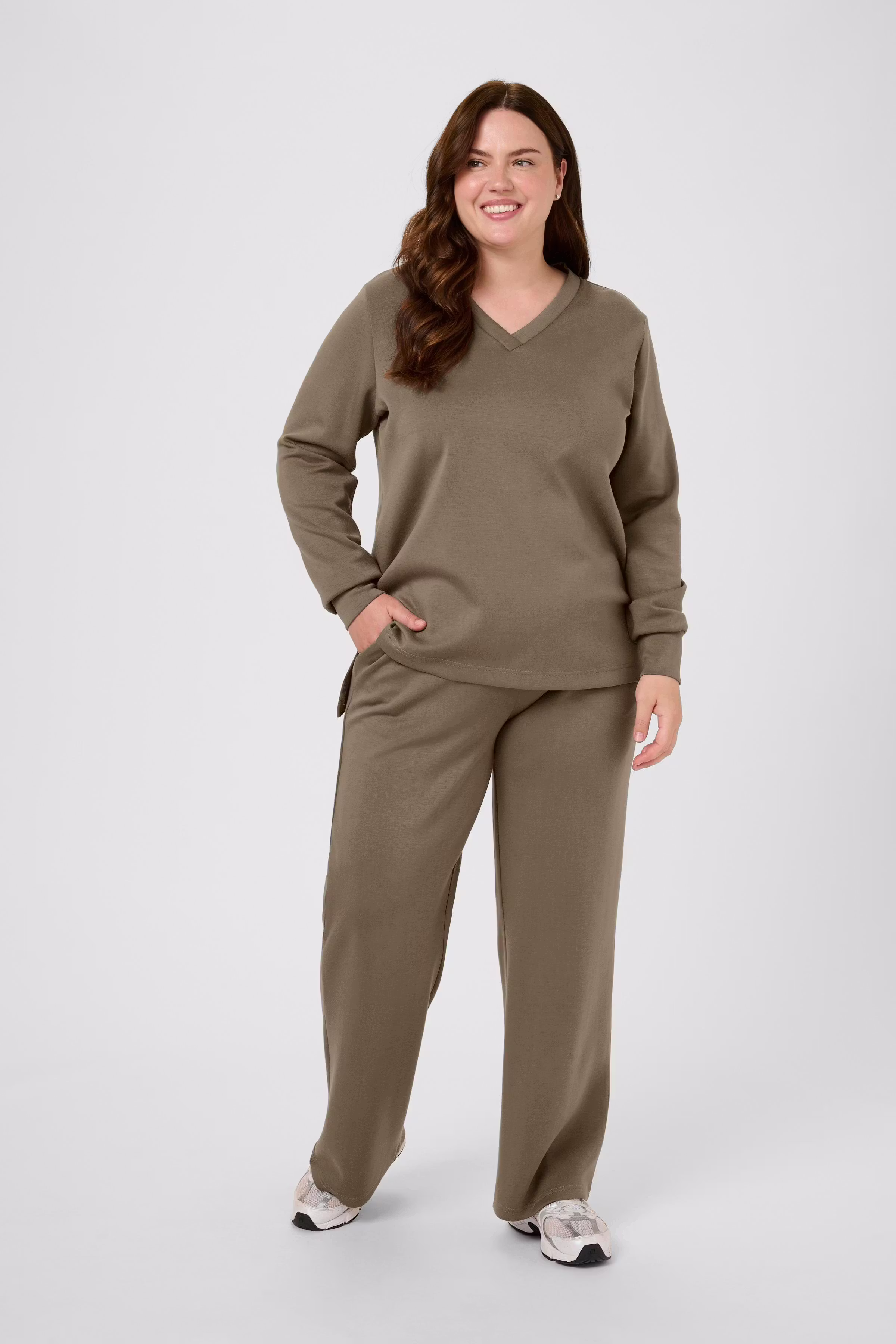 KCannita Sweatshirt LOOKBOOK FRONT 10583796-190808