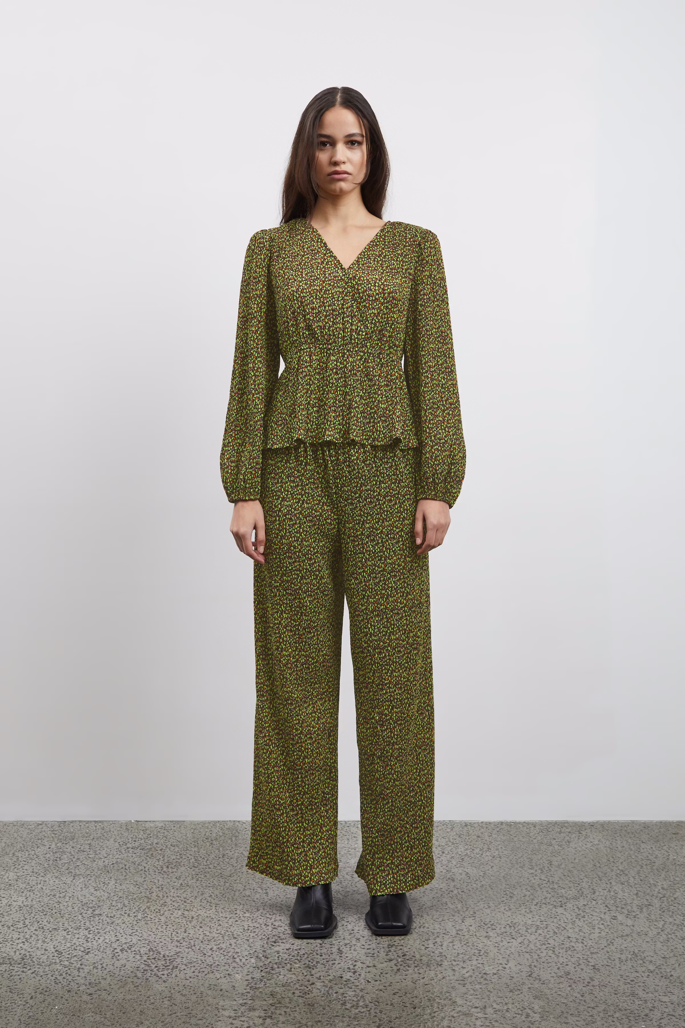 IXNANNAN Bluse LOOKBOOK FRONT 20119577-202375