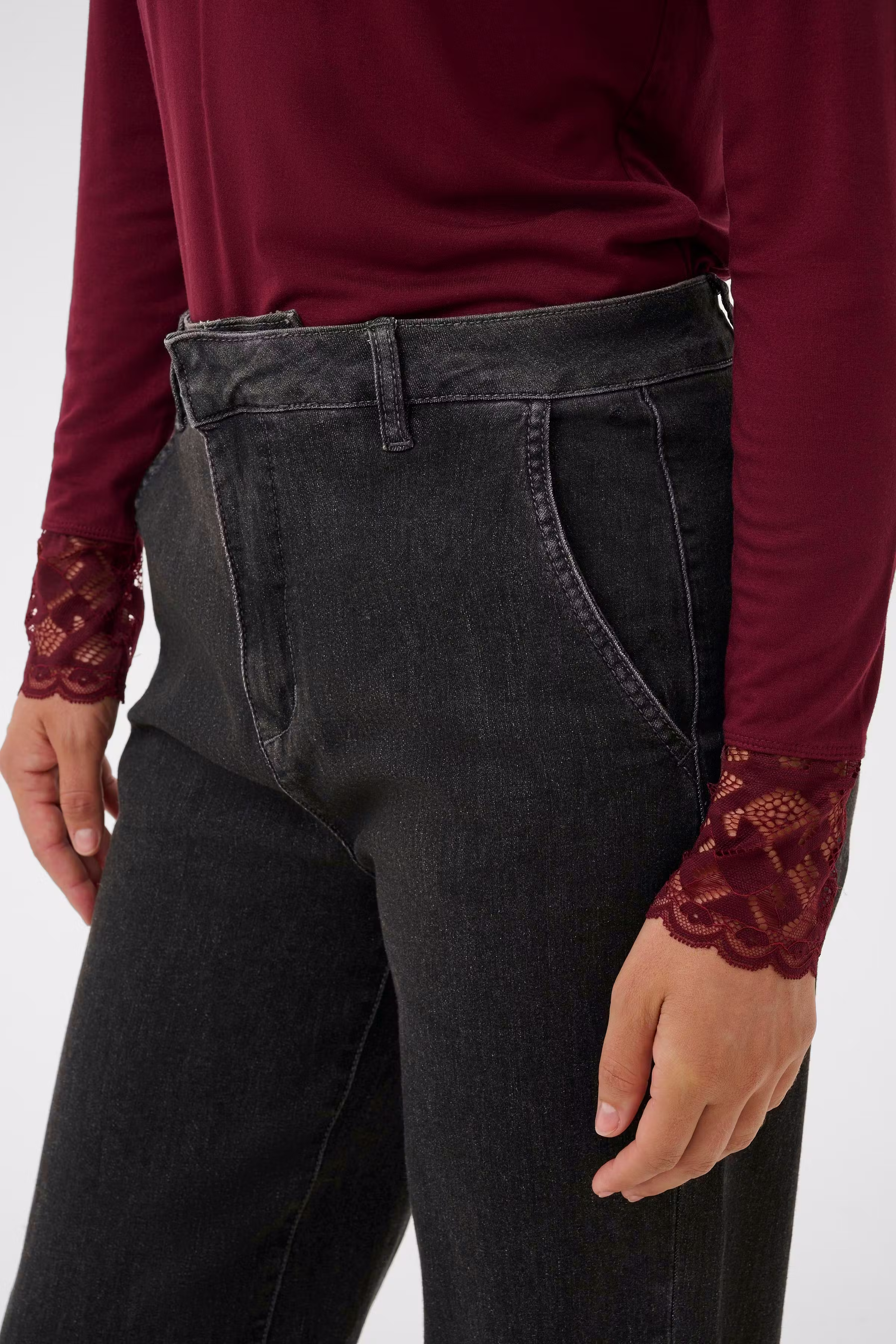 CRVisti Straight Leg Jeans LOOKBOOK DETAIL 10613942-107963