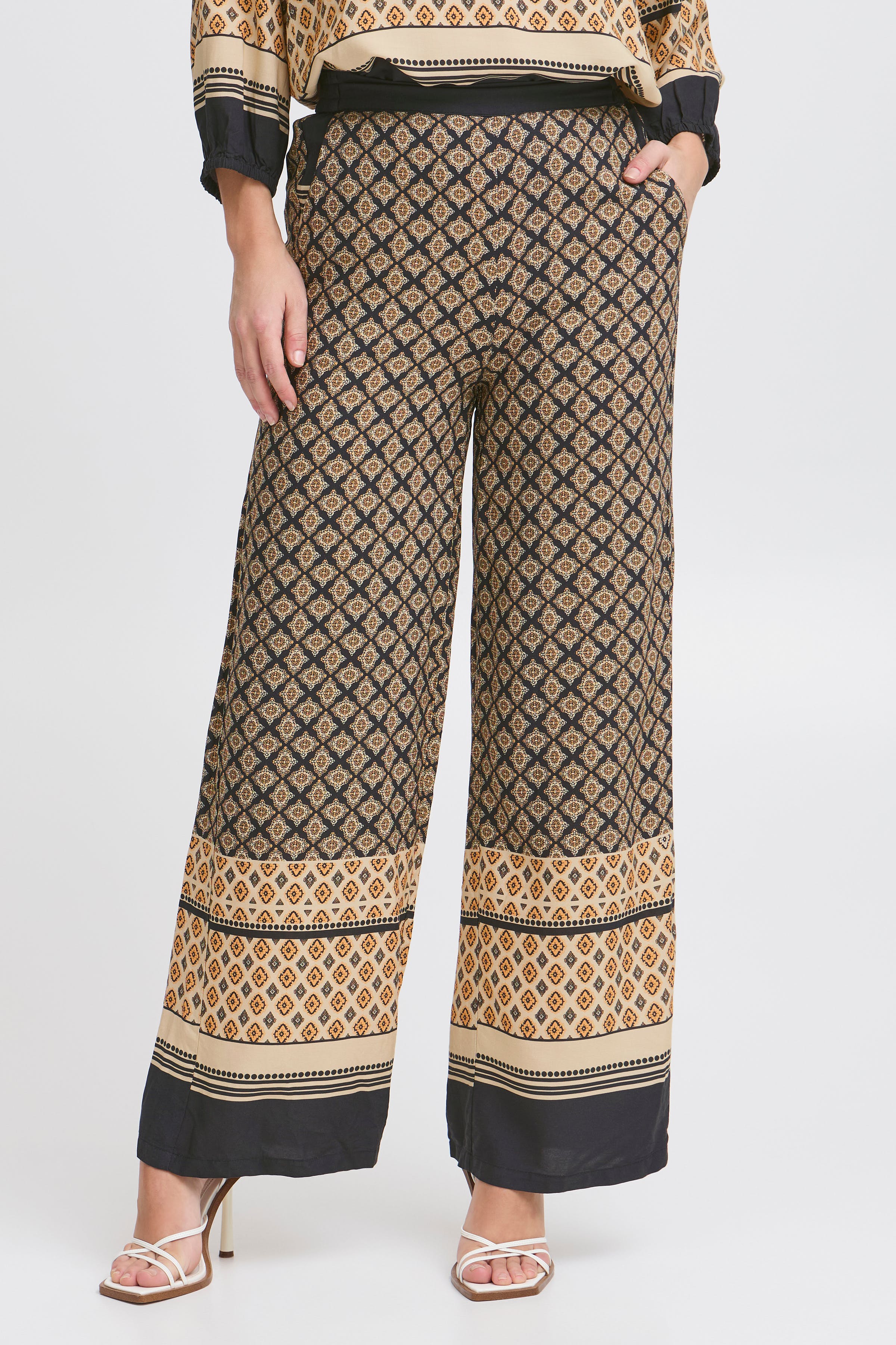 PZOLIVIA High Waist Straight Leg Trousers LOOKBOOK FRONT 50208809-204511