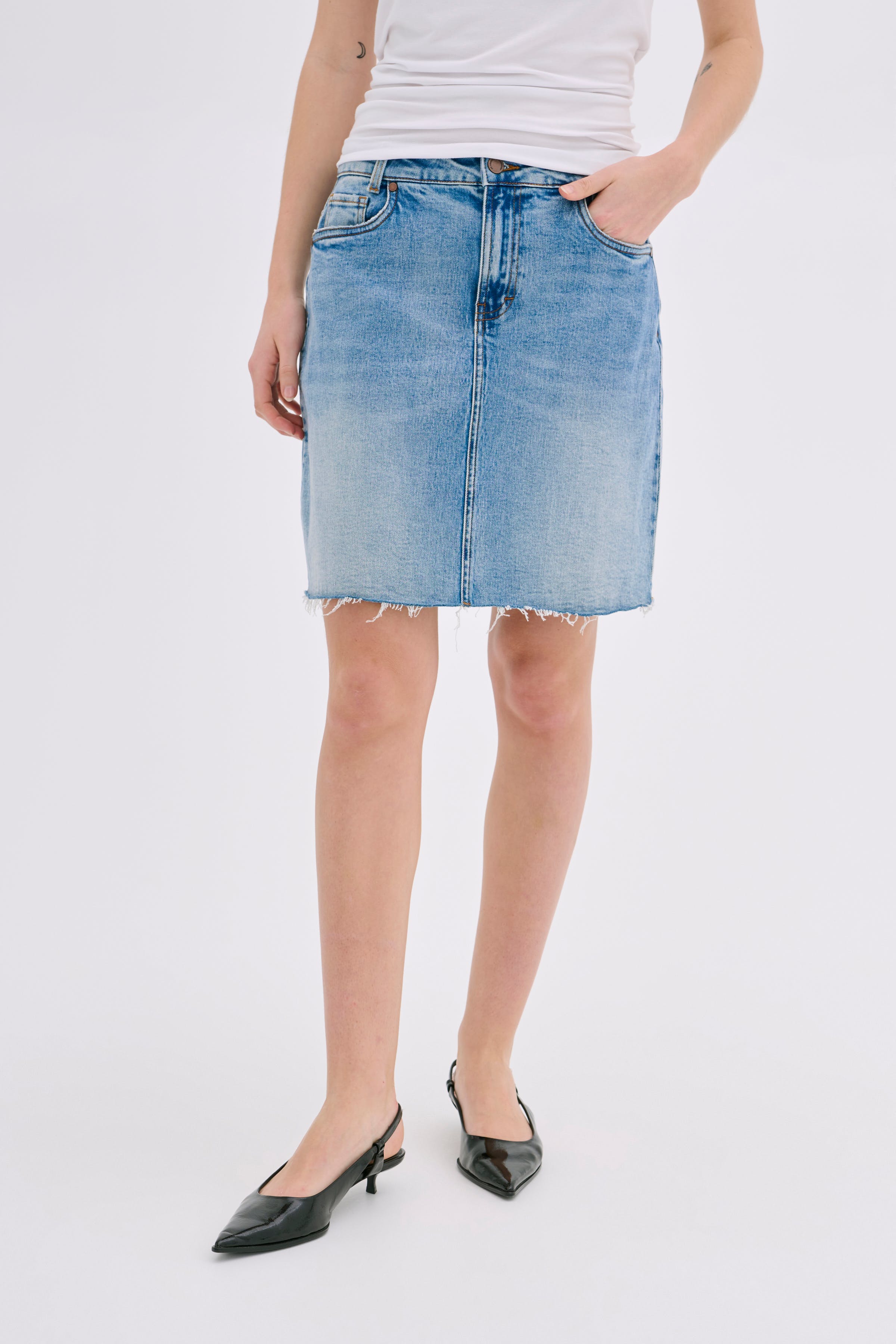 DangoMW Skirt LOOKBOOK FRONT 10704647-100046