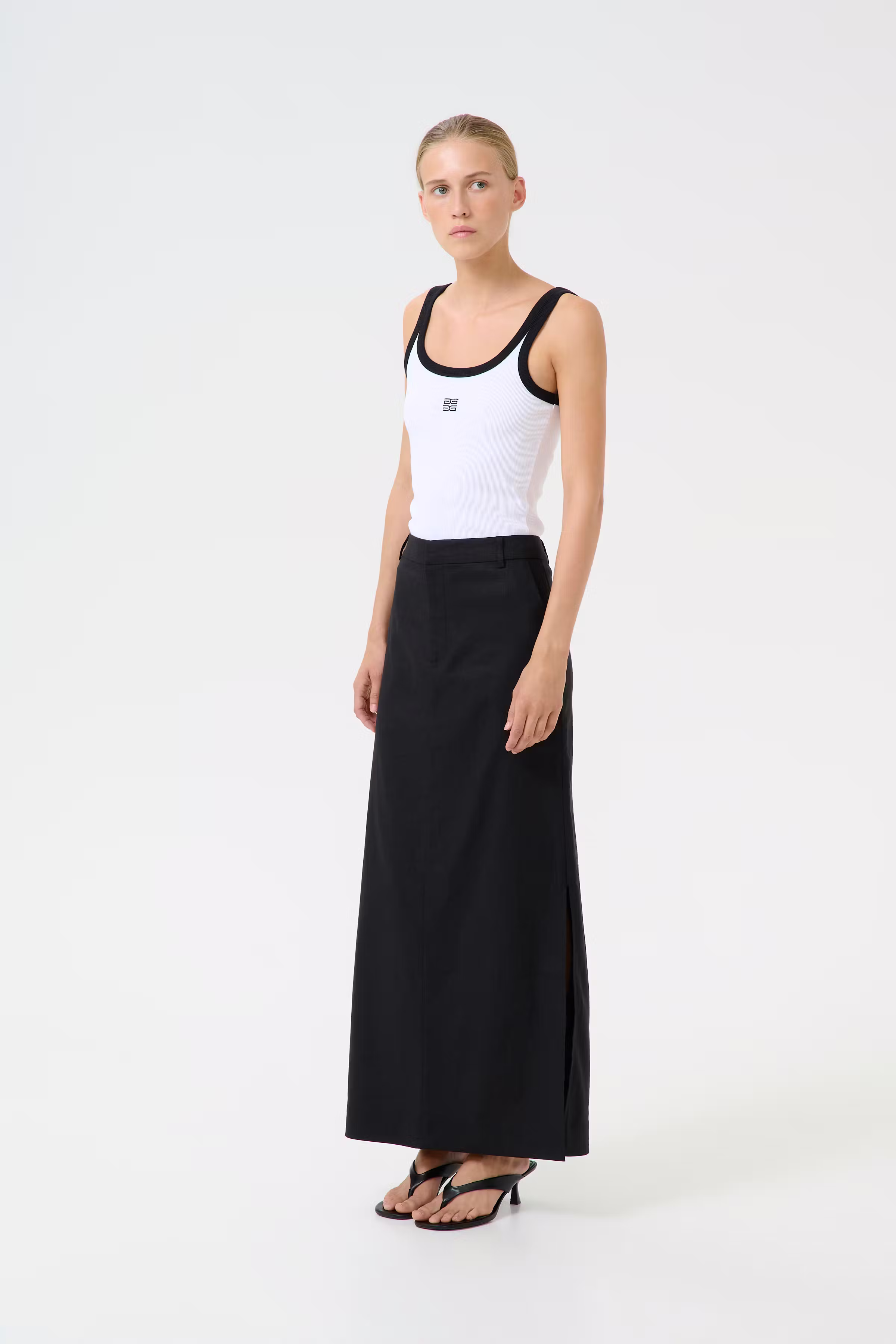 GZizza linen skirt LOOKBOOK FRONT 10910283-100017