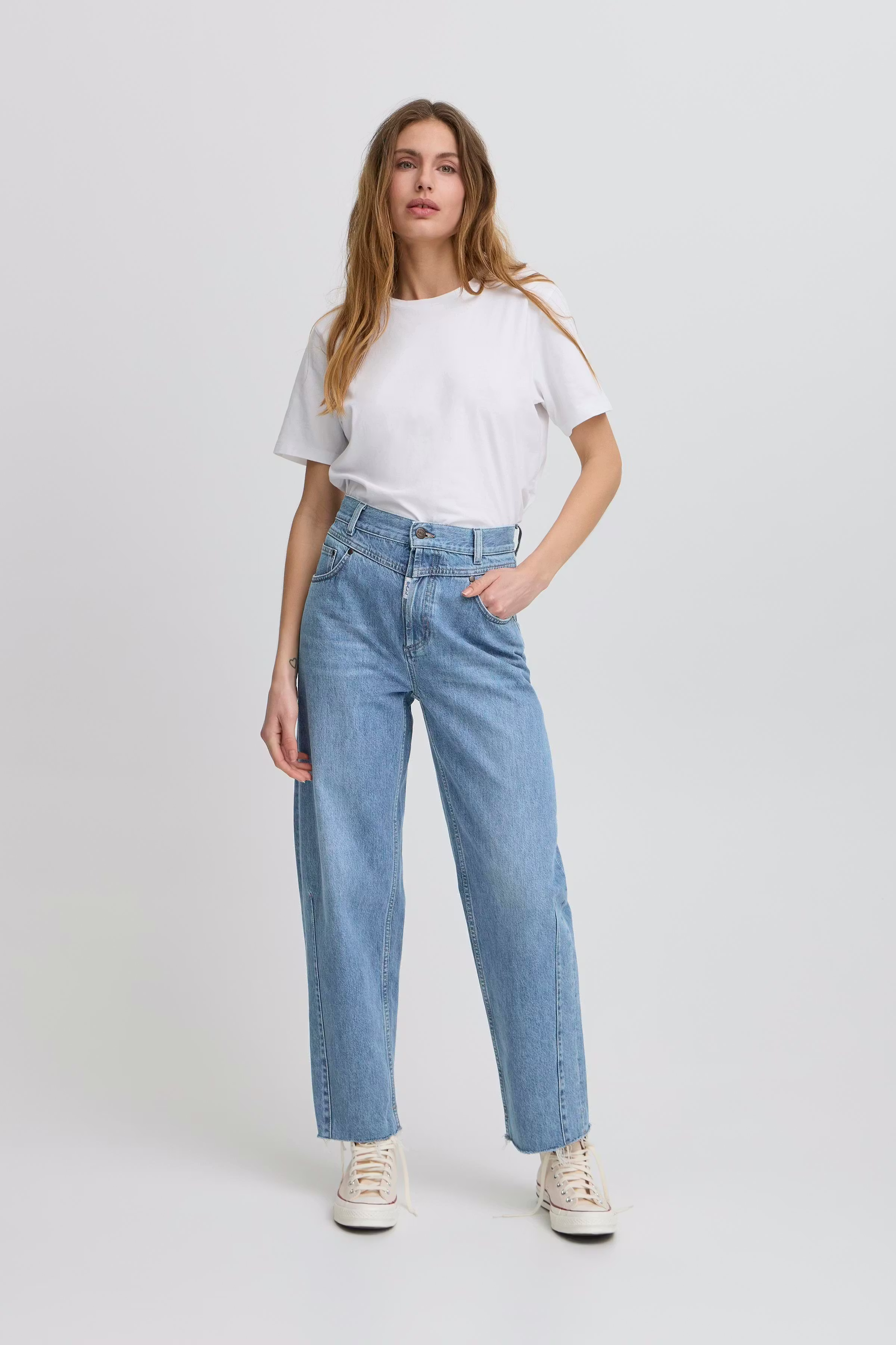 BACAMMEO Cropped Jeans LOOKBOOK FRONT 50405082-204026