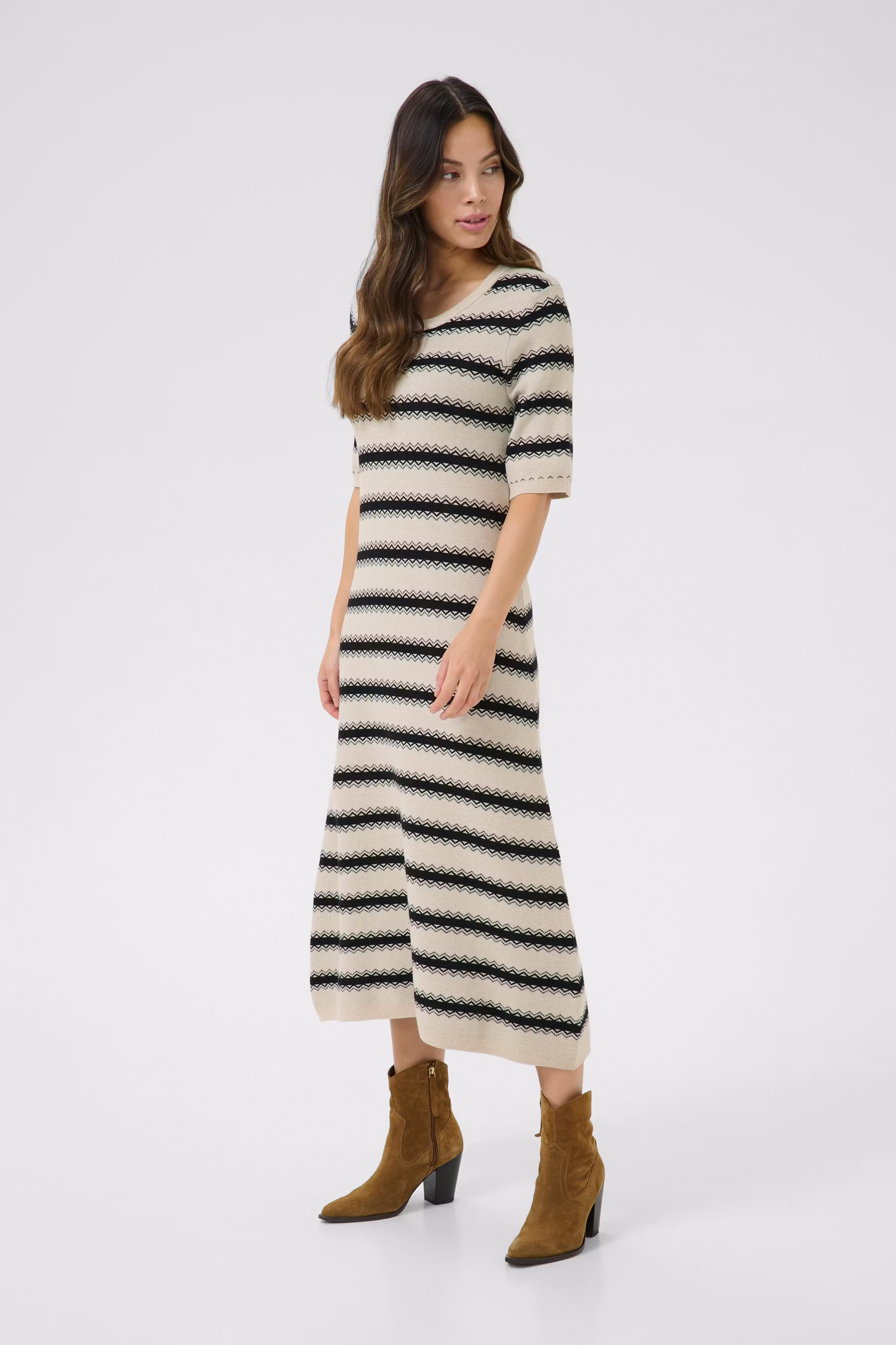 CRDela Dress LOOKBOOK FRONT 10613931-107937