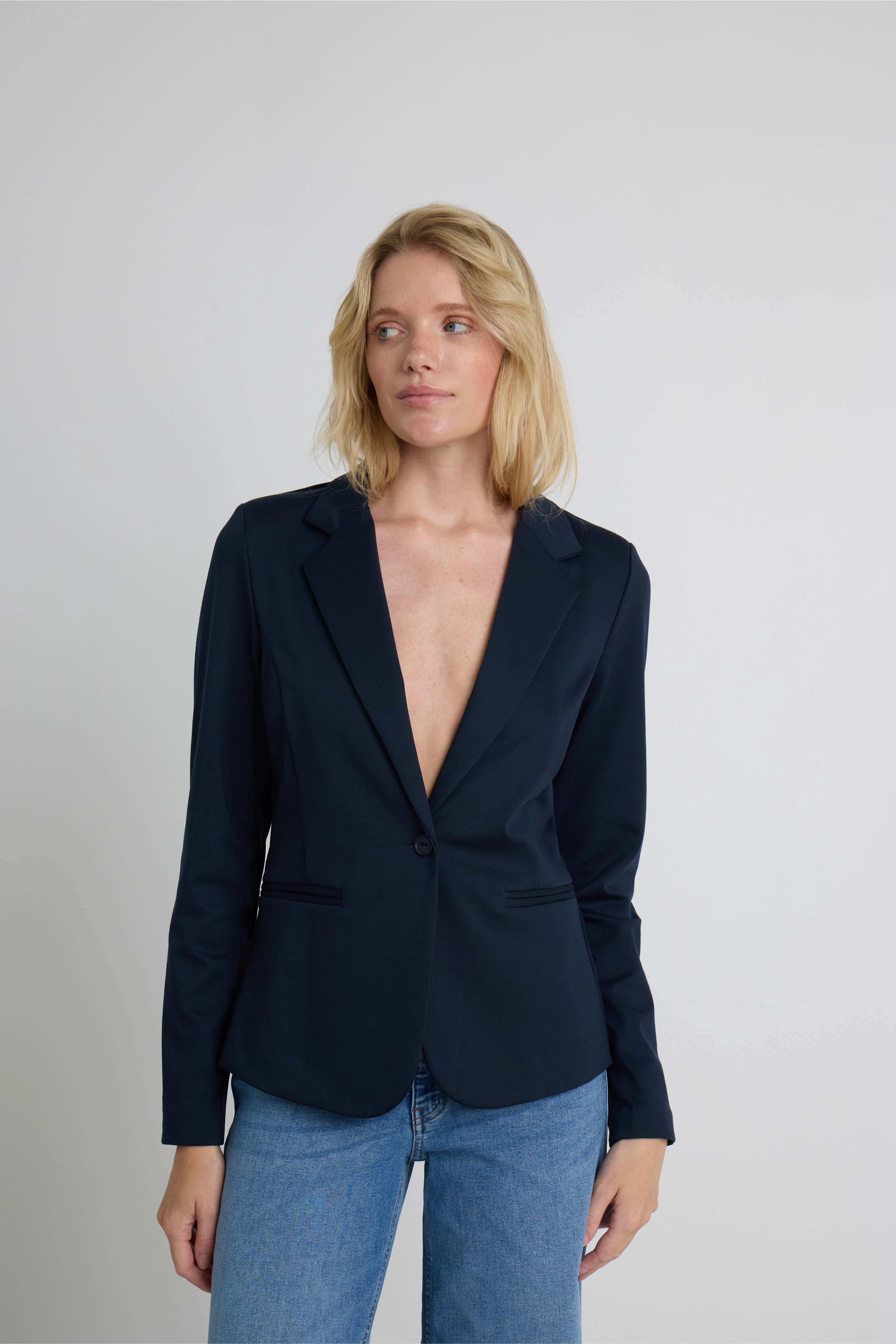 IHKATE Blazer LOCATION NONE 20101801-193831