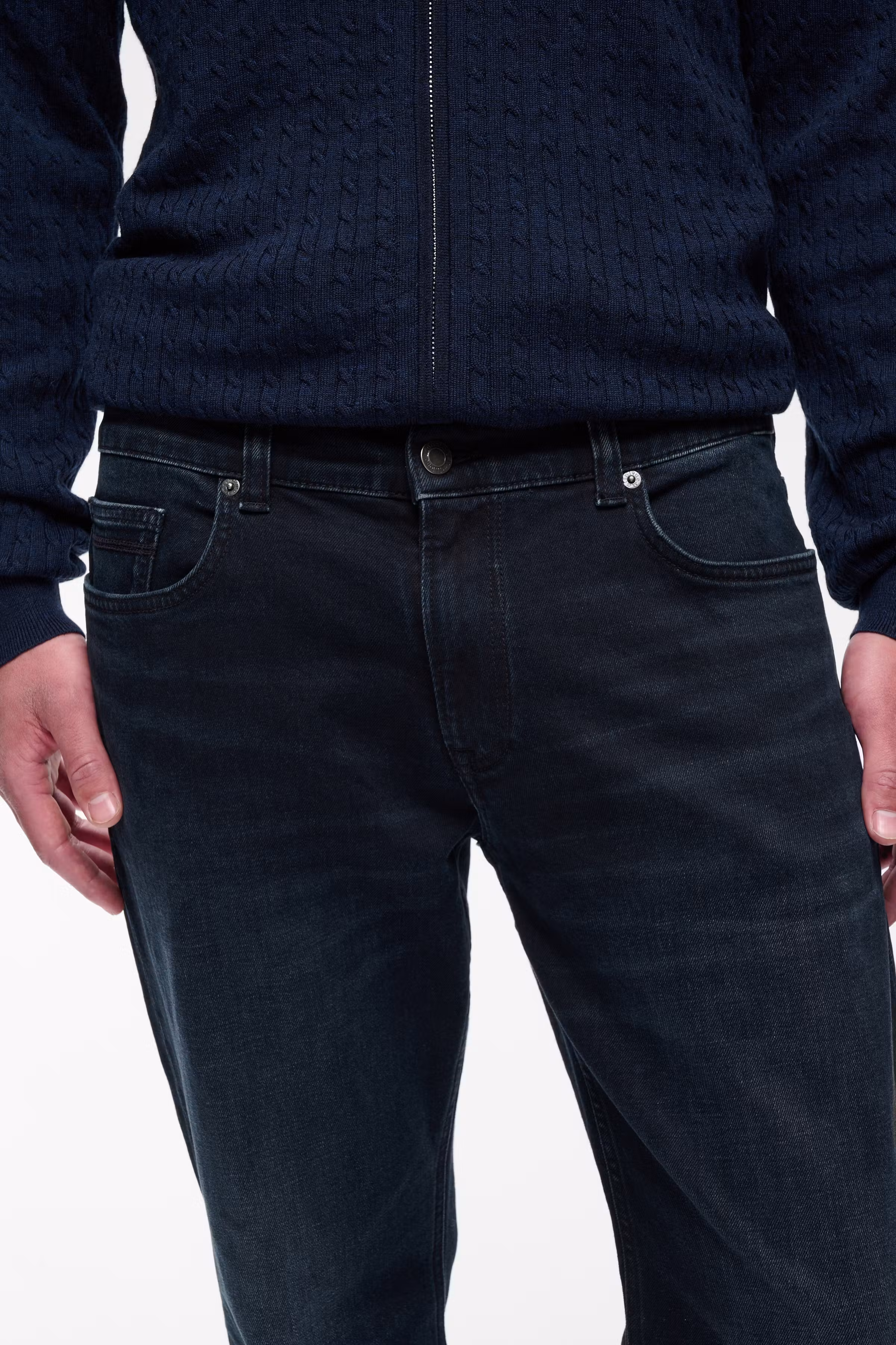 MAMike Hose LOOKBOOK DETAIL 30209157-305097