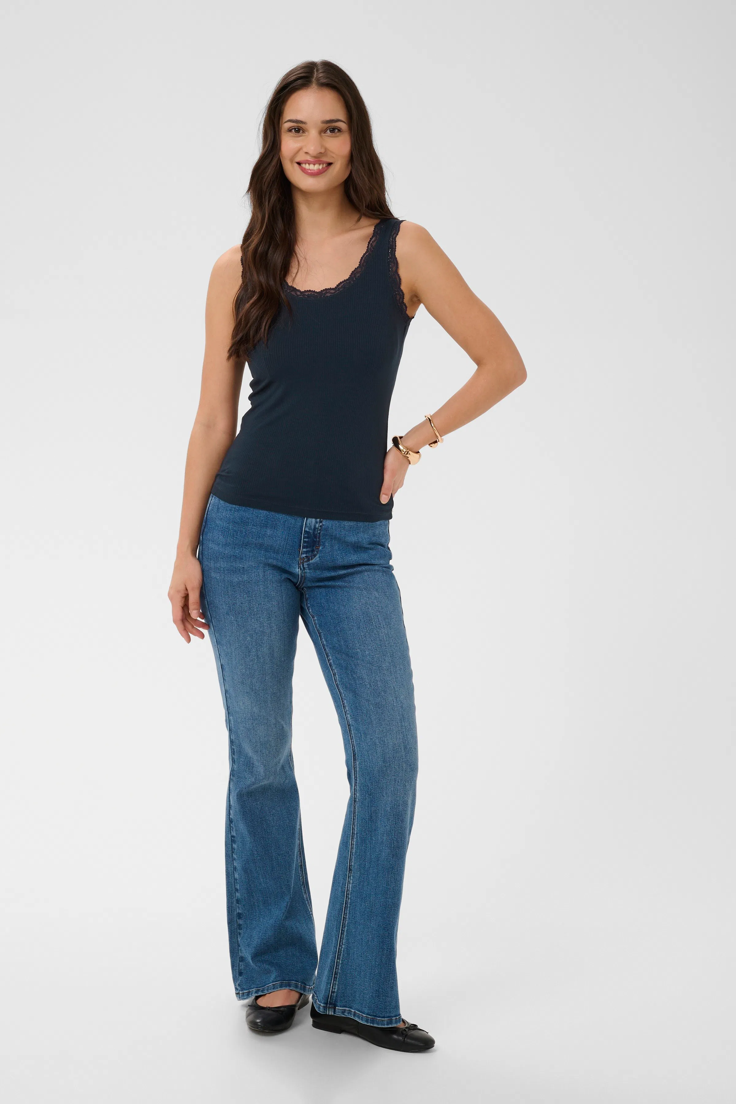 KAomi T-shirt LOOKBOOK FRONT 10510143-194020