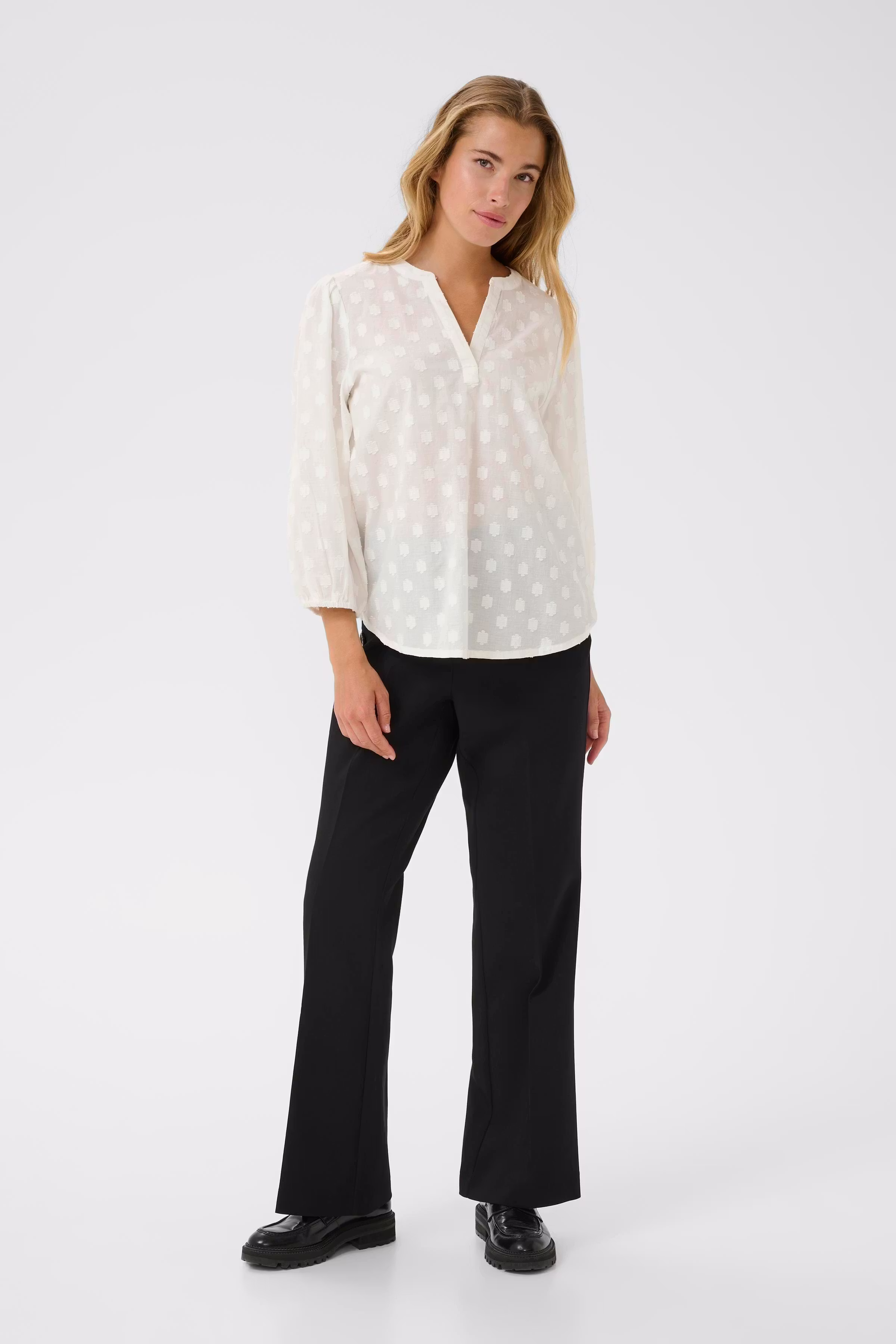 KAenya Blouse LOOKBOOK FRONT 10510755-110602