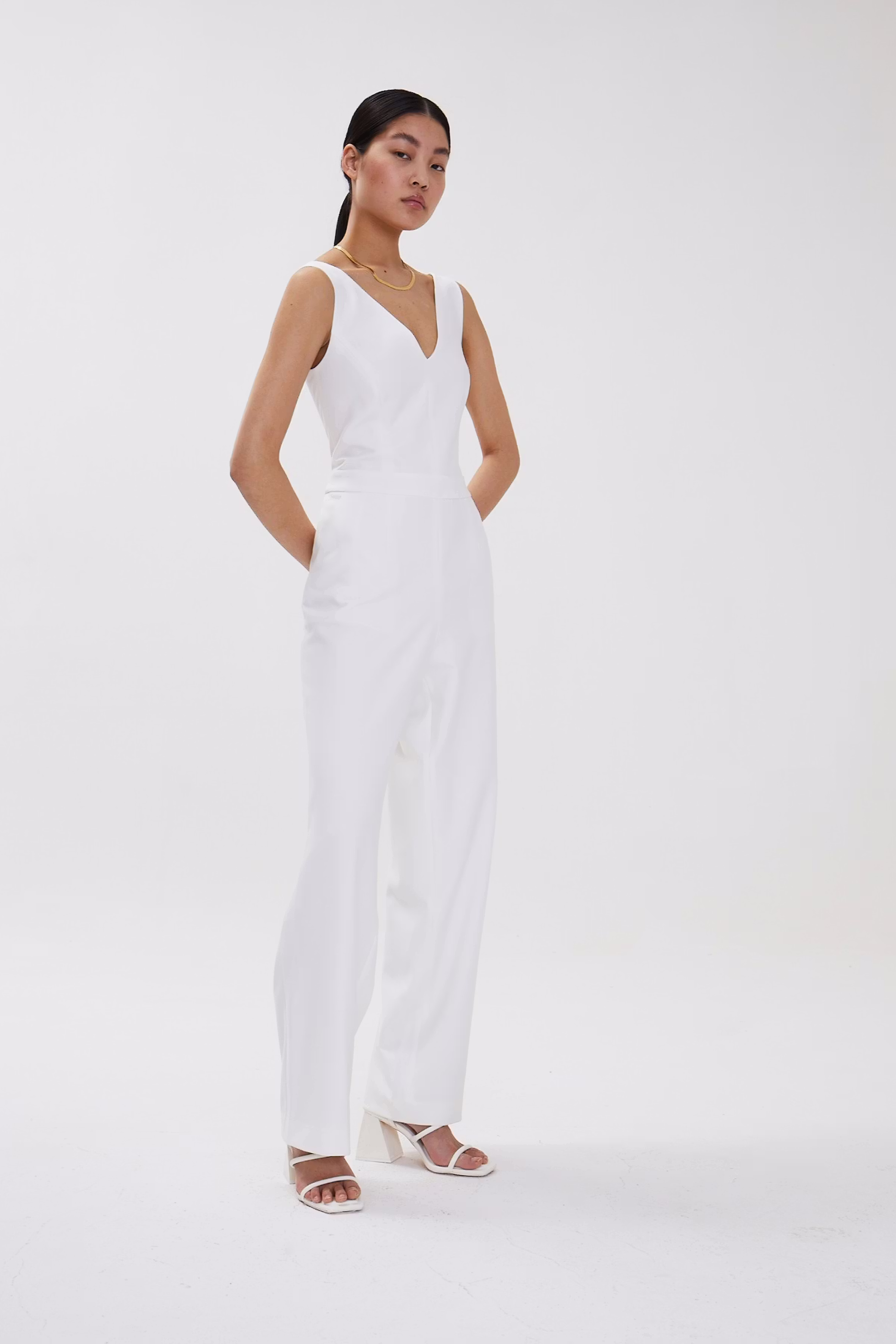 PAULINA LOOKBOOK FRONT 30600449-WH010