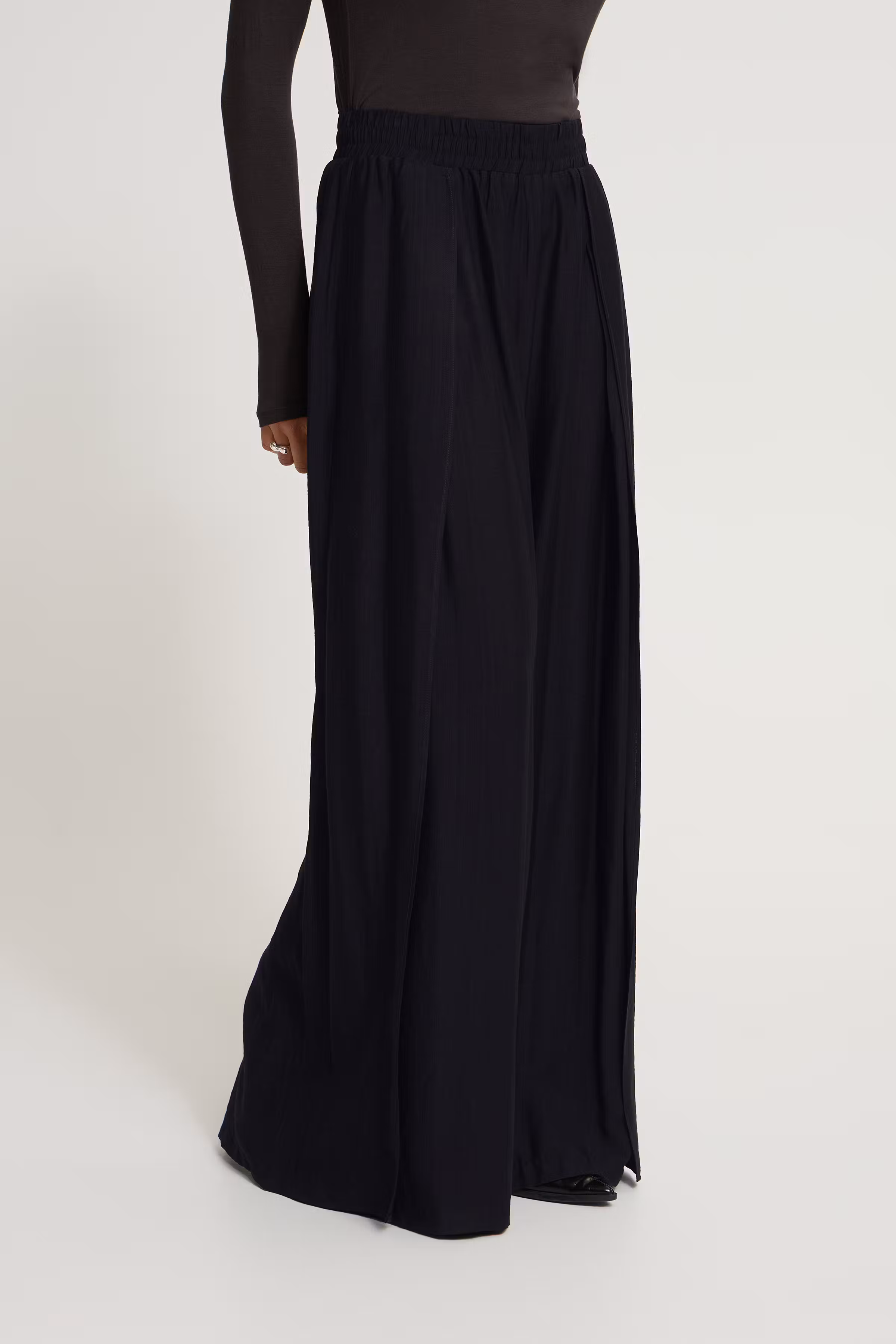IHGINNIE Capribroek LOOKBOOK FRONT 20126911-194008