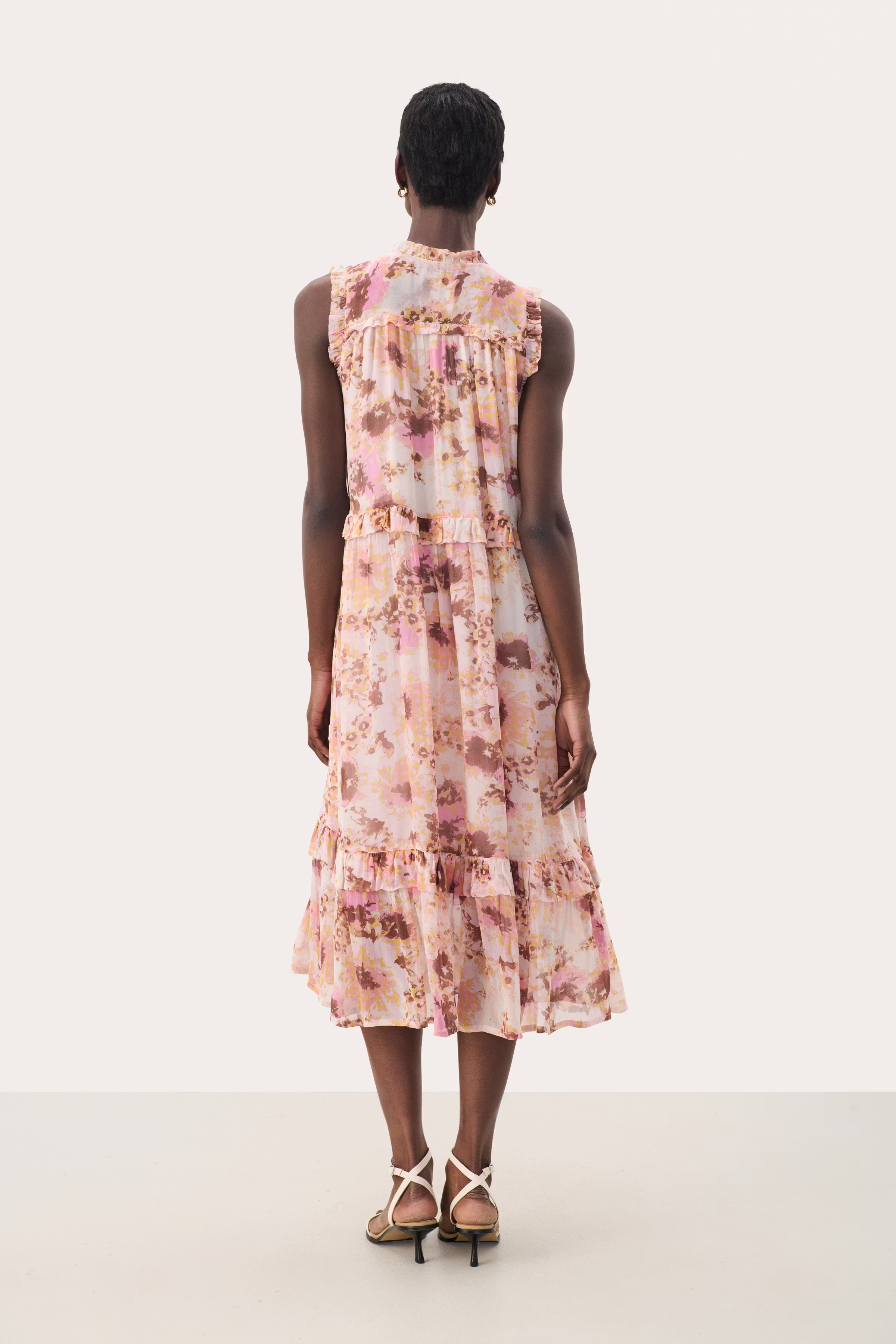 RiyanaPW Kjole LOOKBOOK BACK 30309622-303767