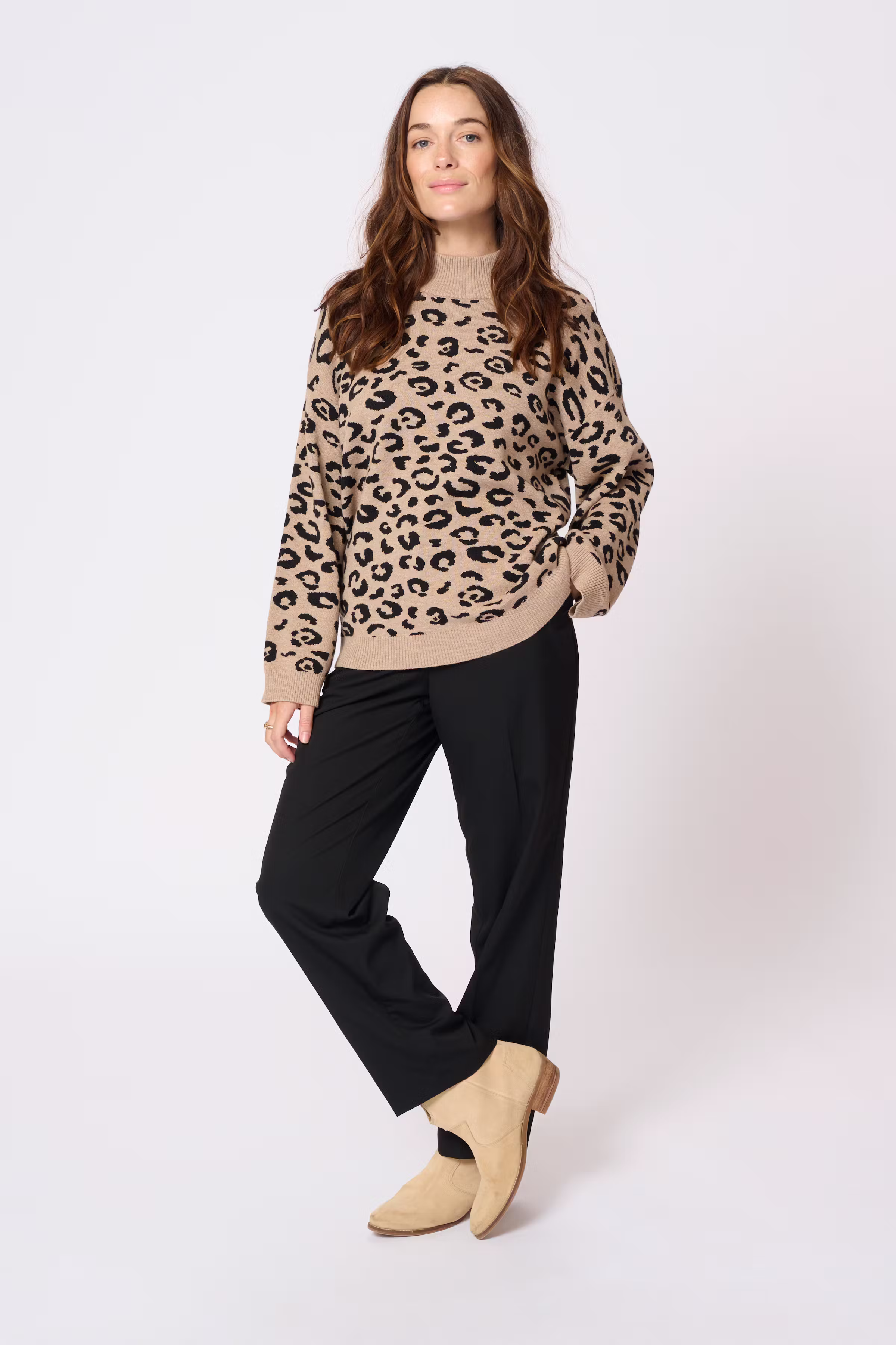 CRSava Leopard pullover LOOKBOOK FRONT 10613664-107455