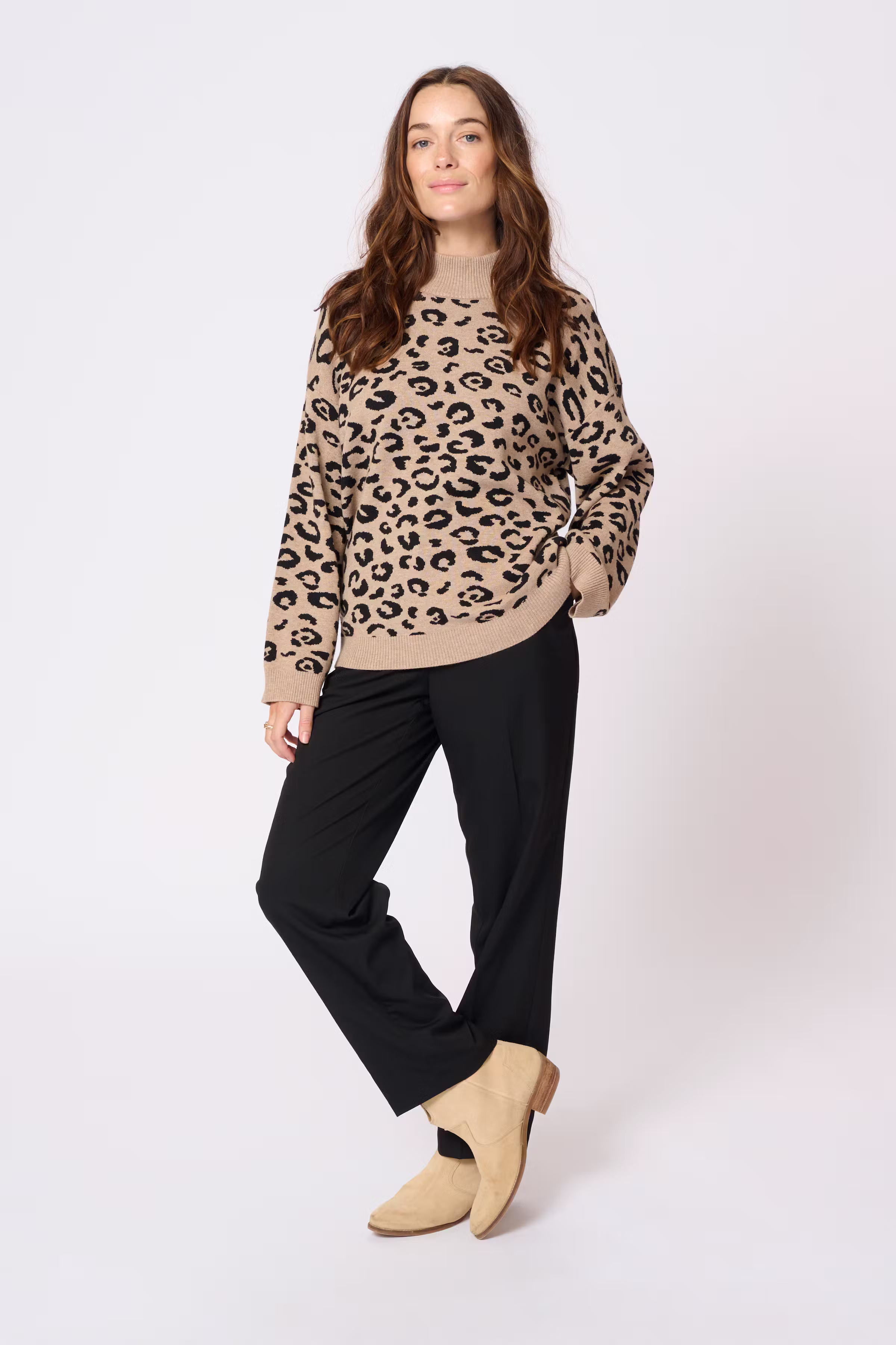 CRSava Leopard pullover LOOKBOOK FRONT 10613664-107455
