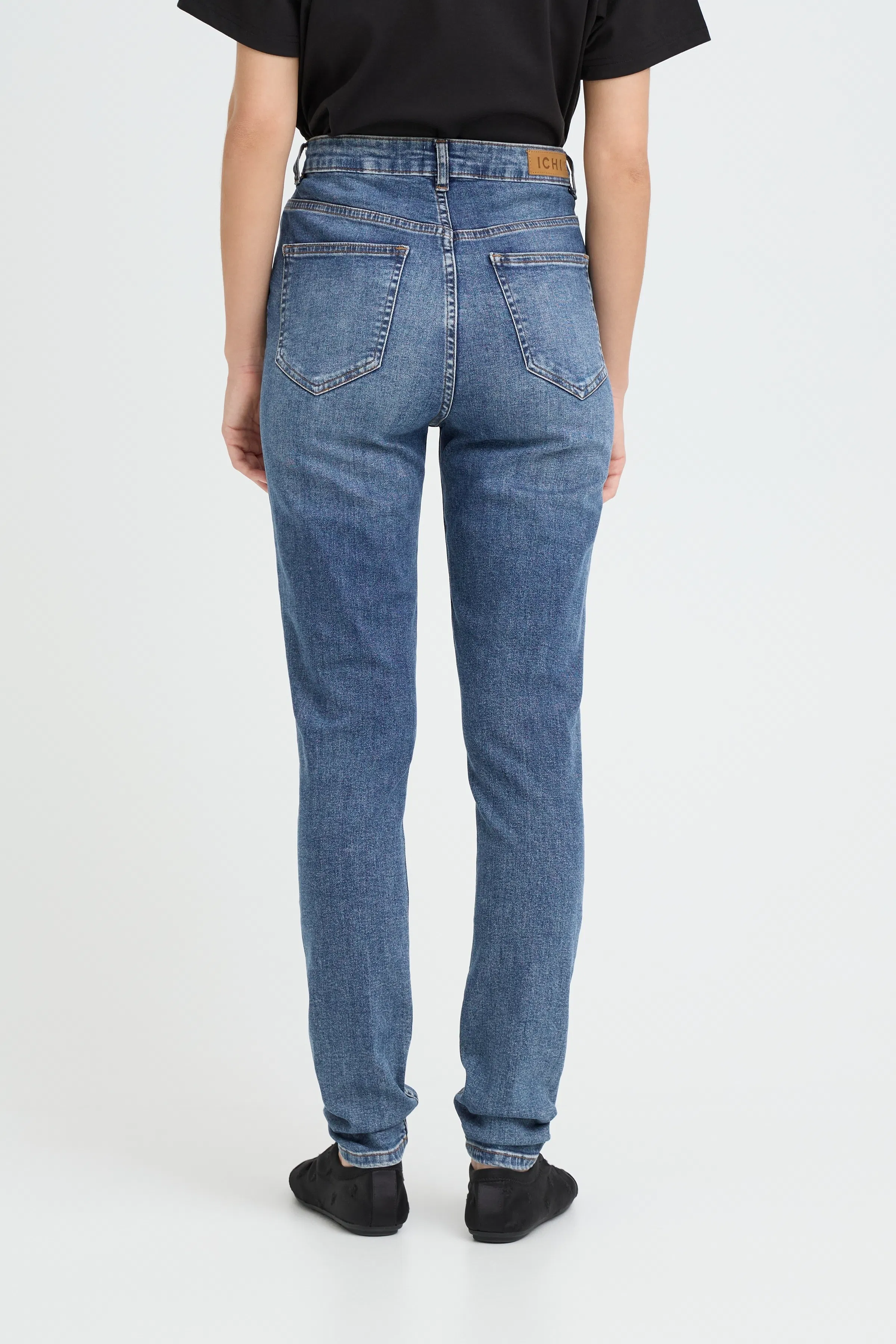 IHTWIGGY SLIM HIGHT WAIST Jeans LOOKBOOK BACK 20122631-200339