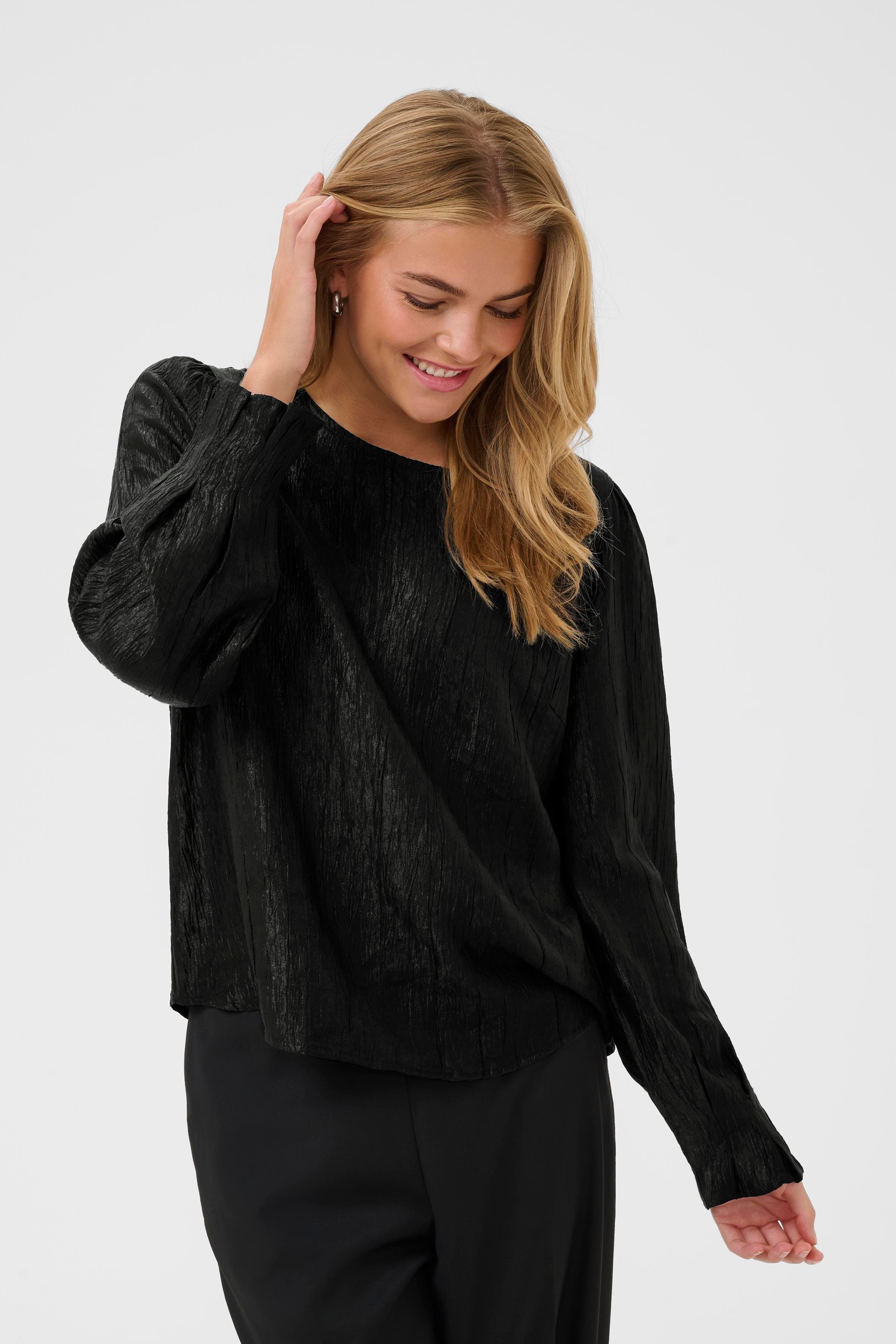 BPsilla Blouse LOOKBOOK FRONT 40200078-106480