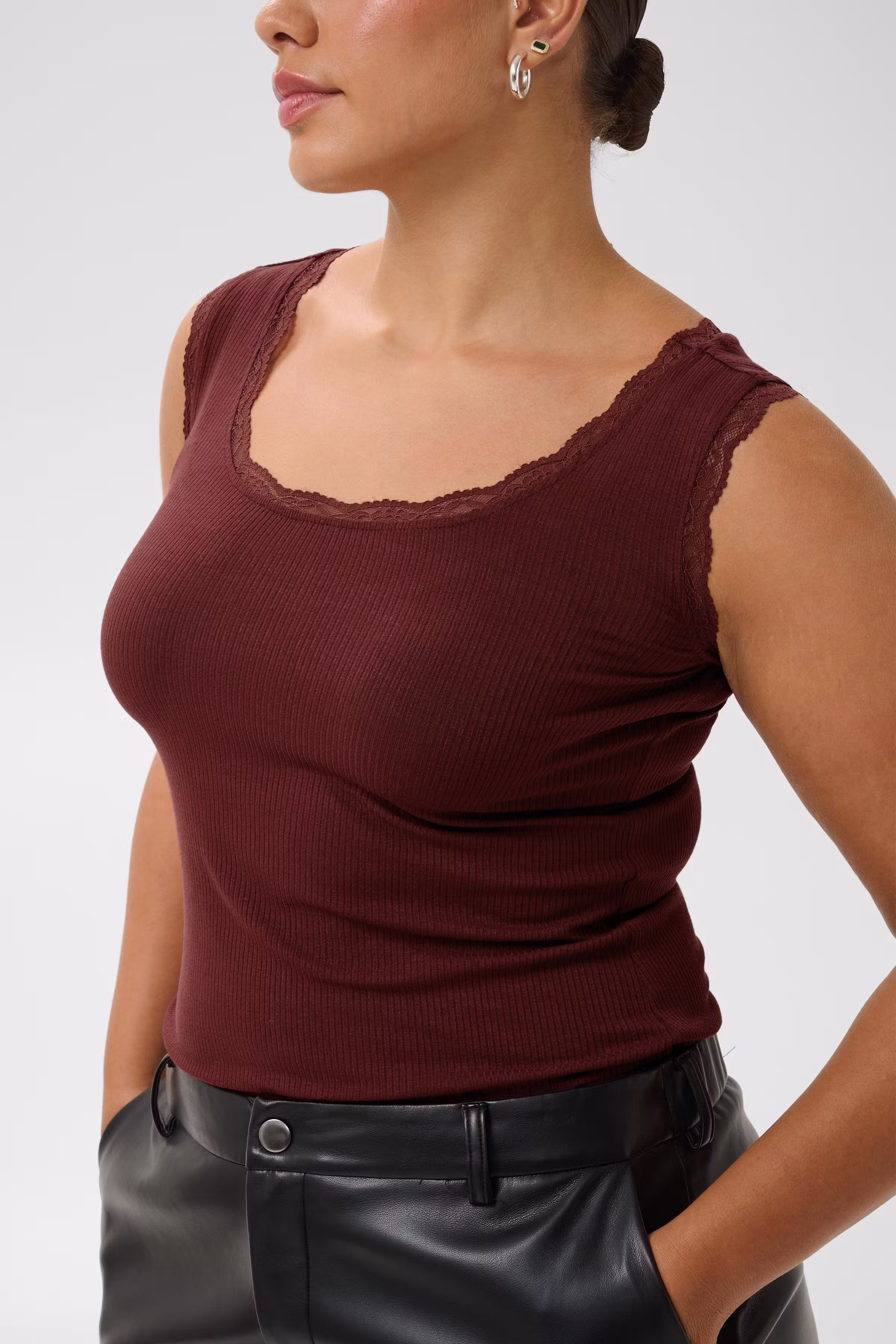 KComia Top LOOKBOOK DETAIL 10583468-191525