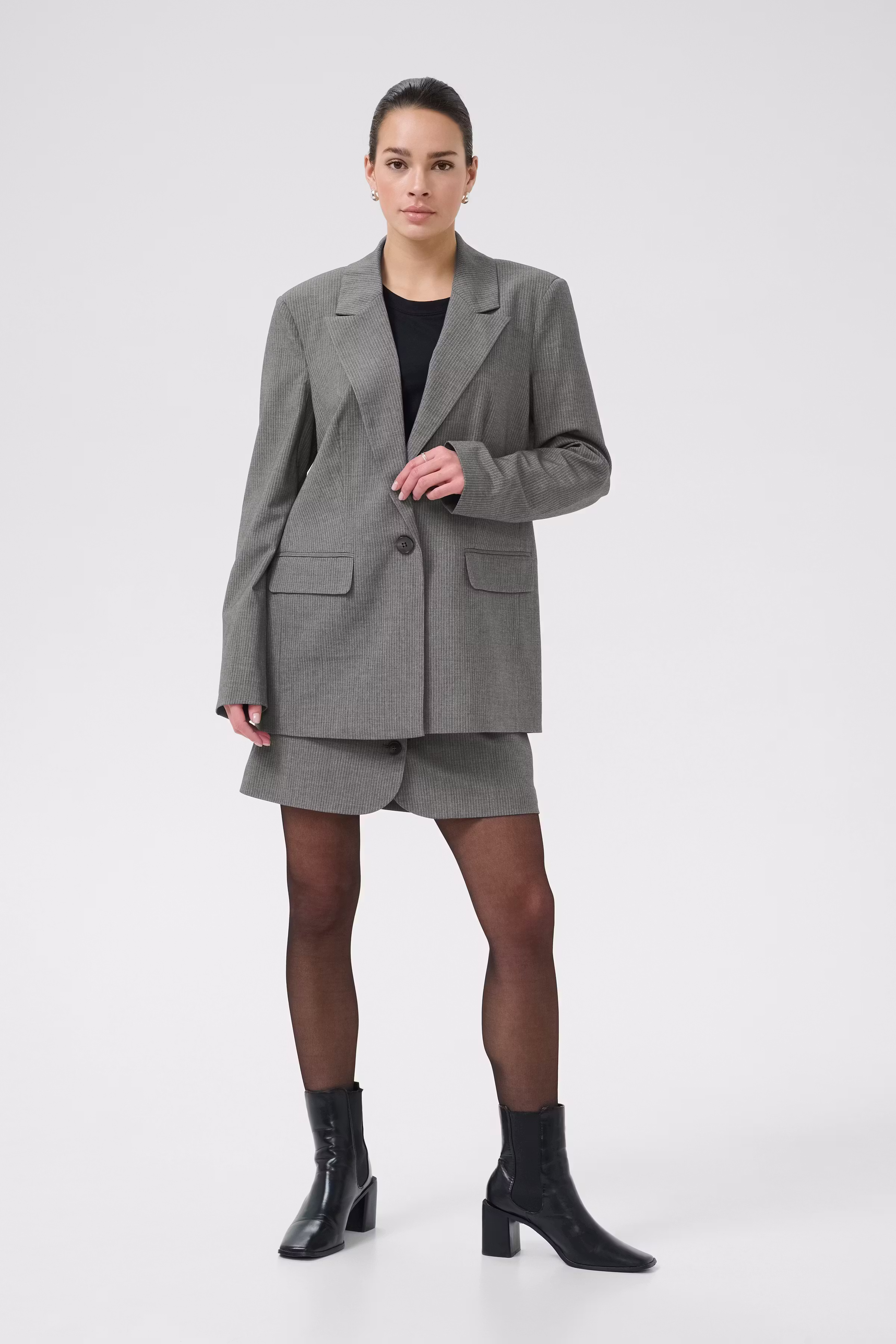 KAellie Blazer LOOKBOOK FRONT 10510549-108214