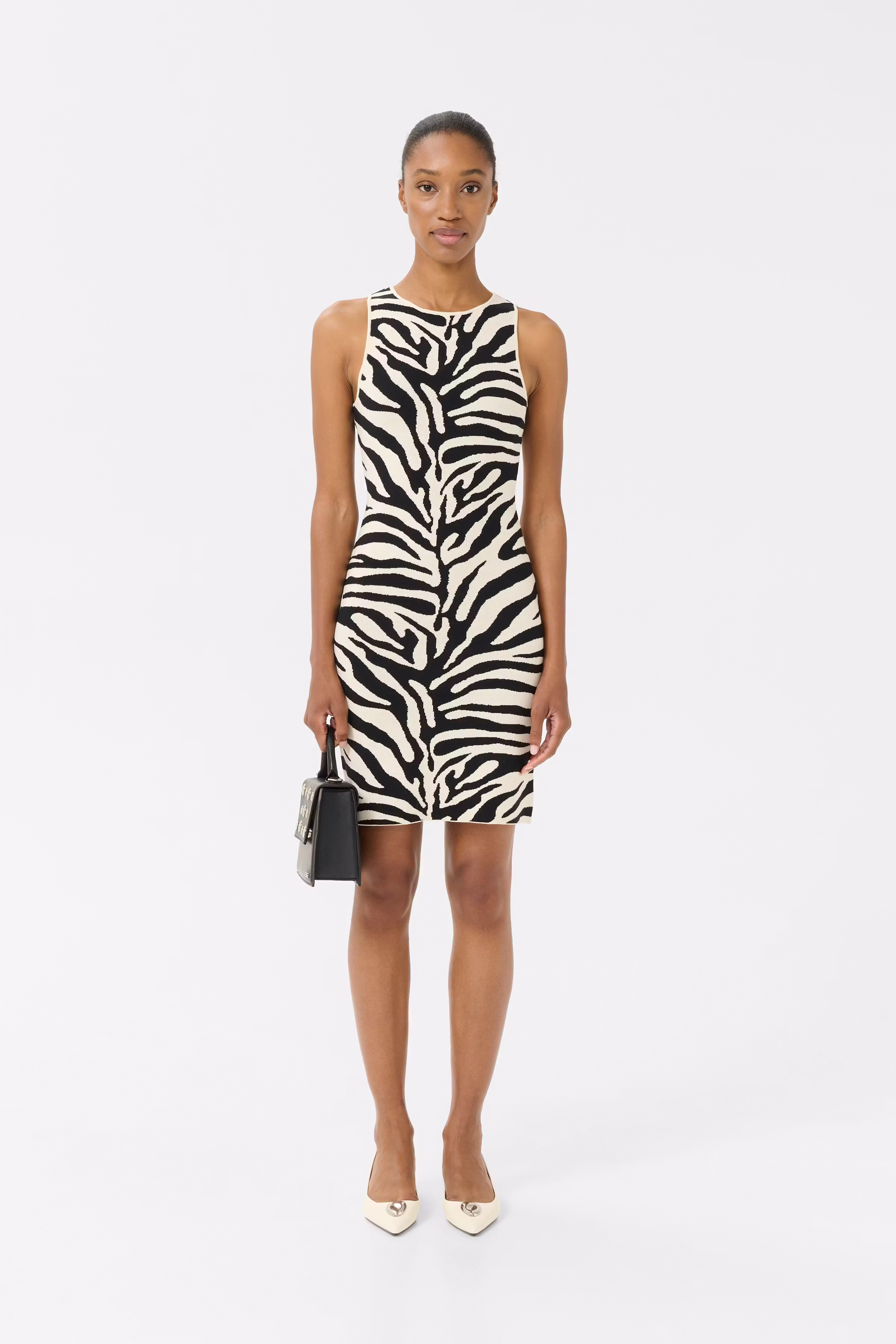 GZzebba Dress LOOKBOOK FRONT 10910342-107873