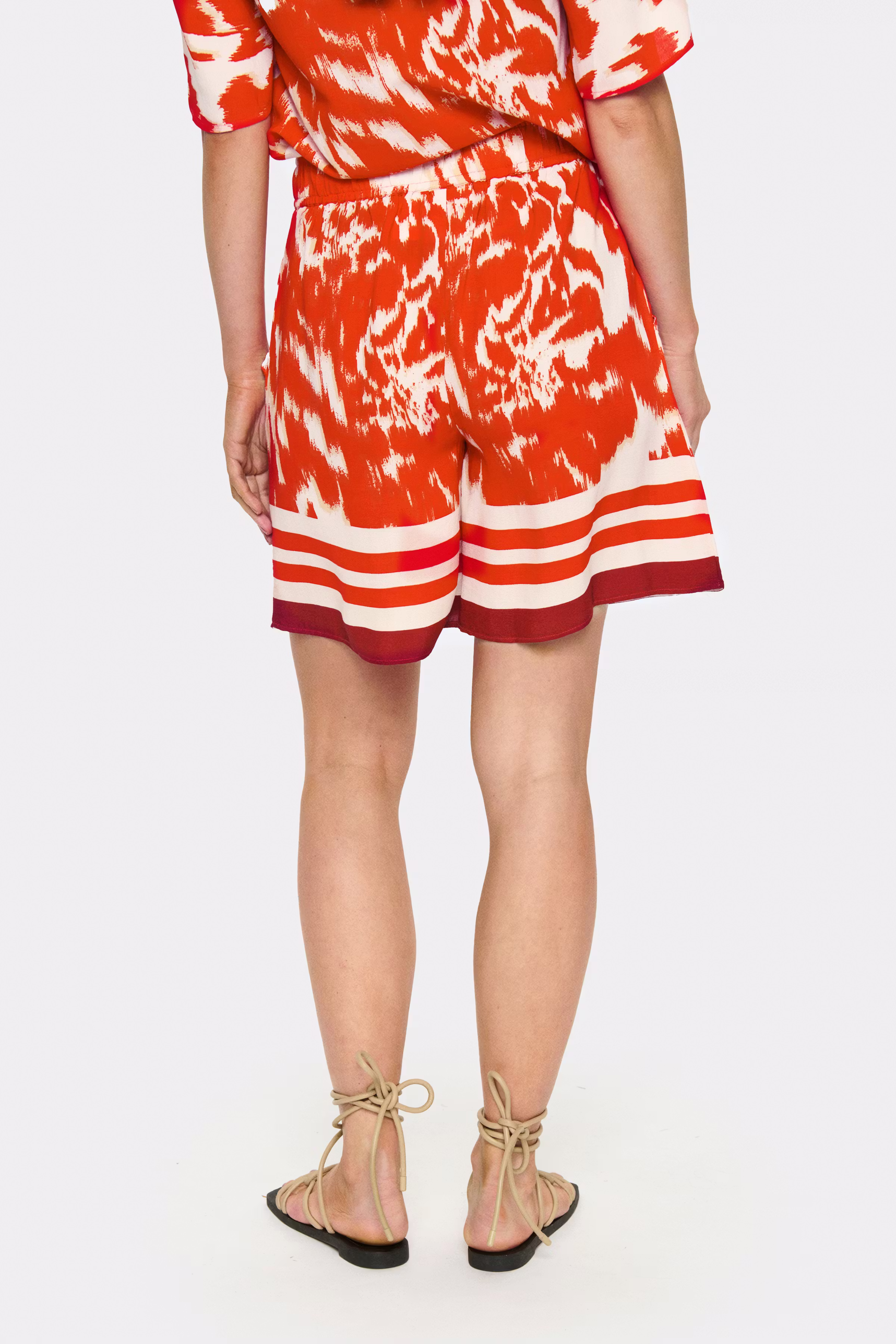 KhloeSZ Shorts LOOKBOOK BACK 30514029-303748