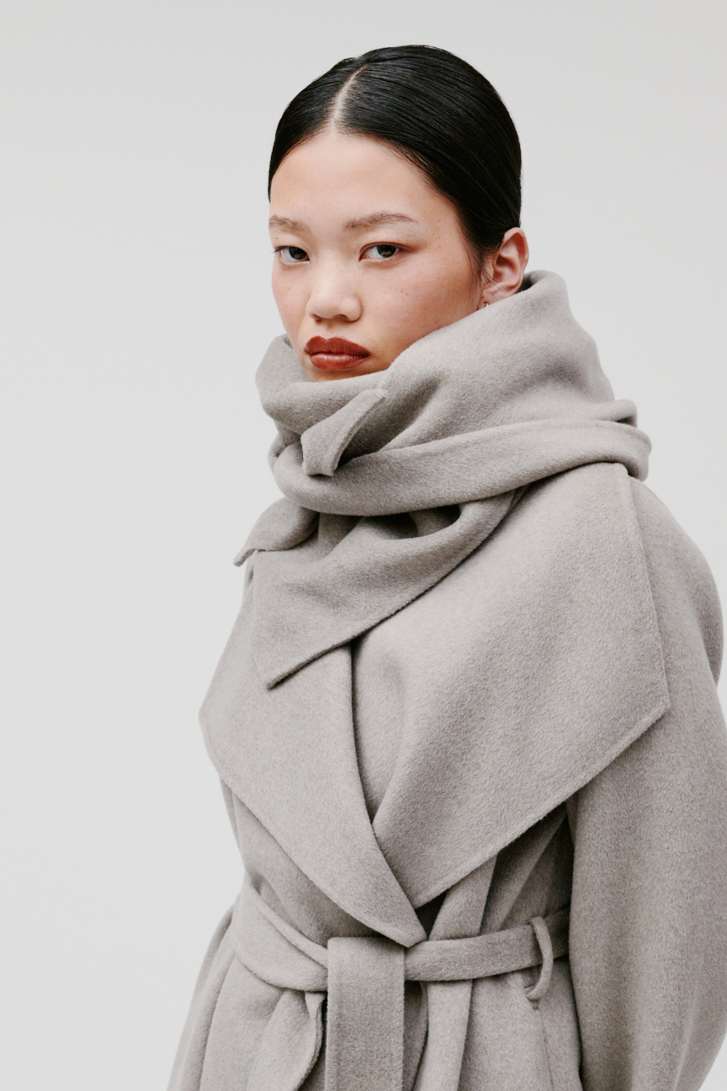 ARIANA SCHAL LOOKBOOK FRONT 30600715-BE457