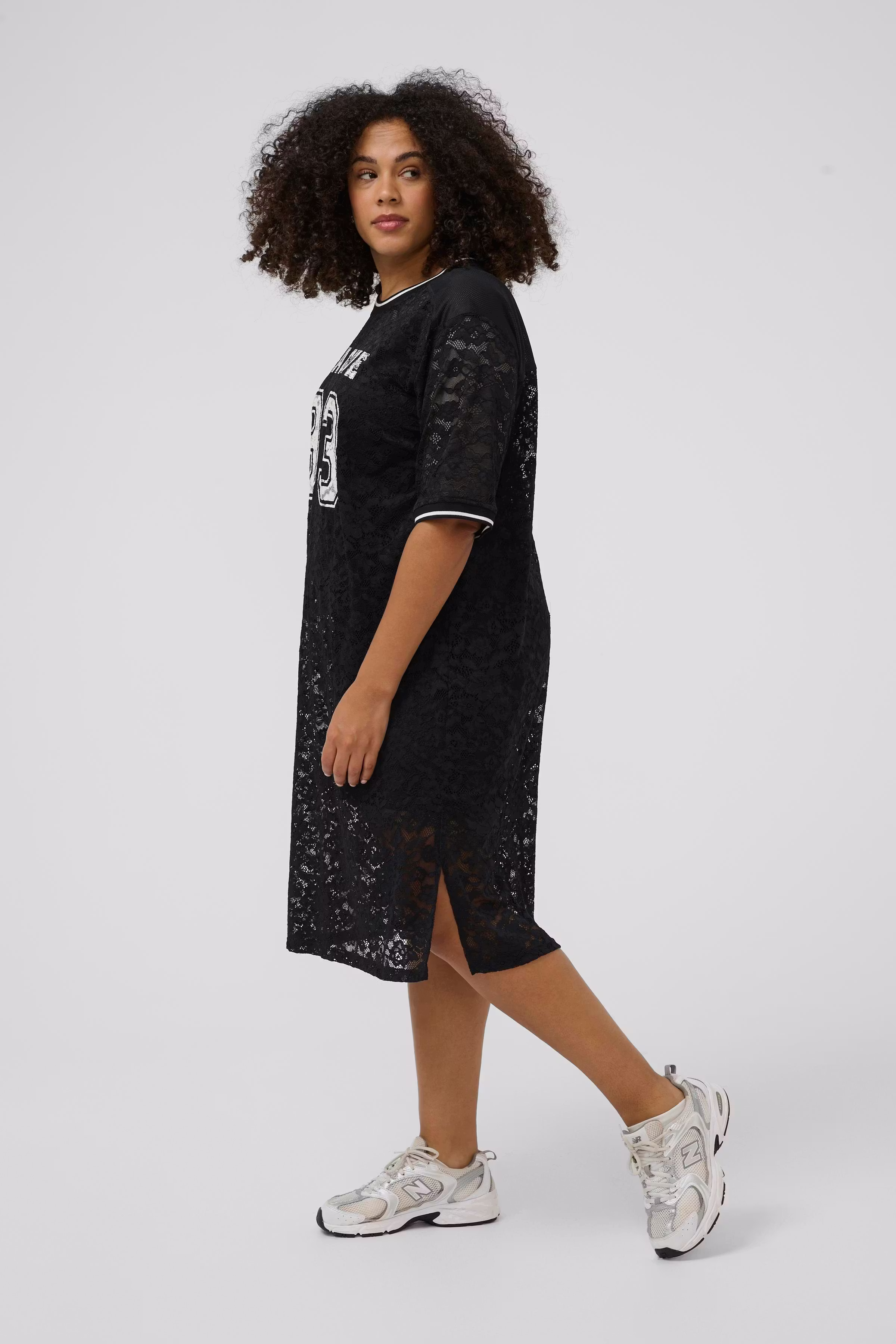 KCbella Kleid Aus Spitze LOOKBOOK FRONT 10584060-100121