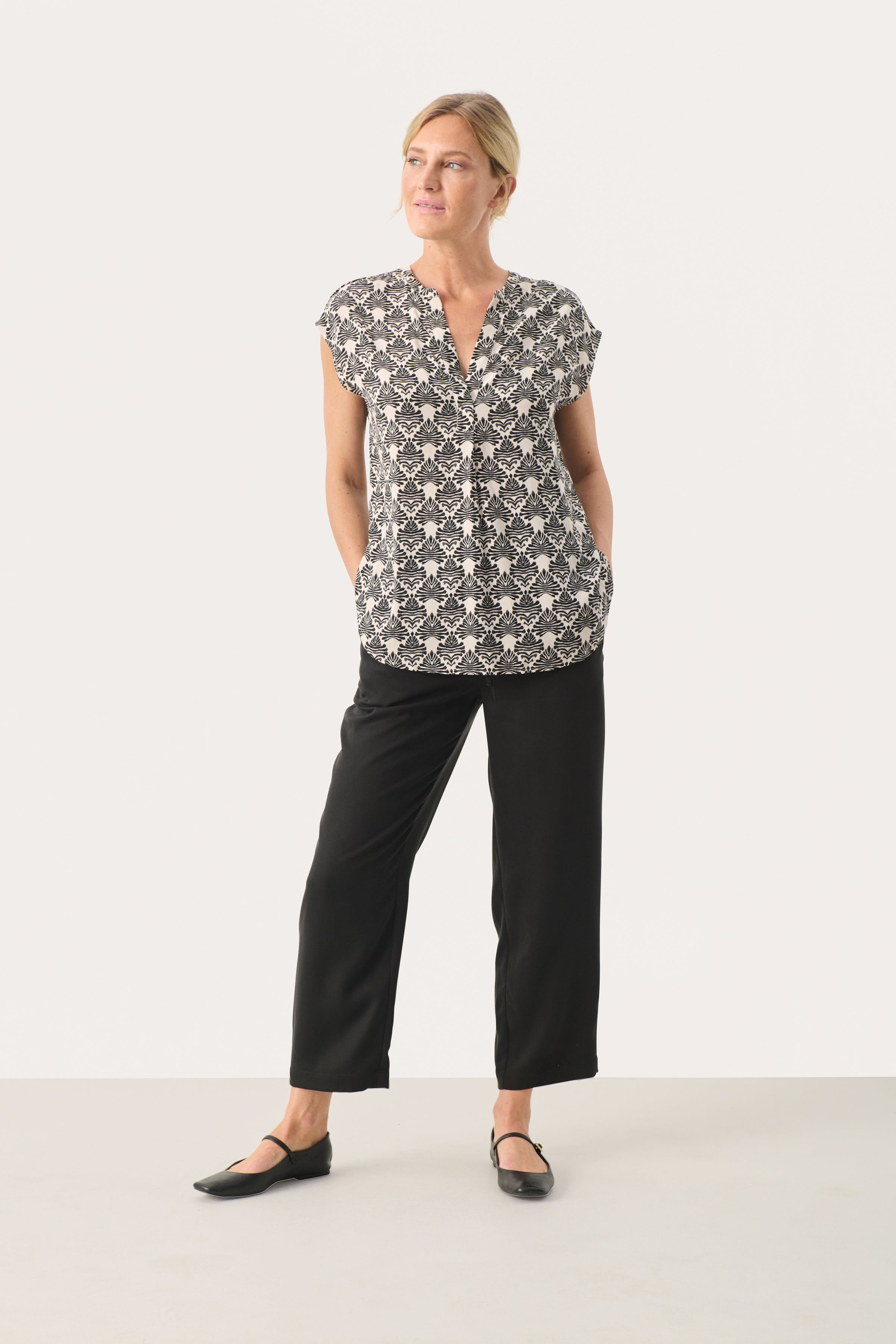 BjarkaPW Top LOOKBOOK FRONT 30309153-303082