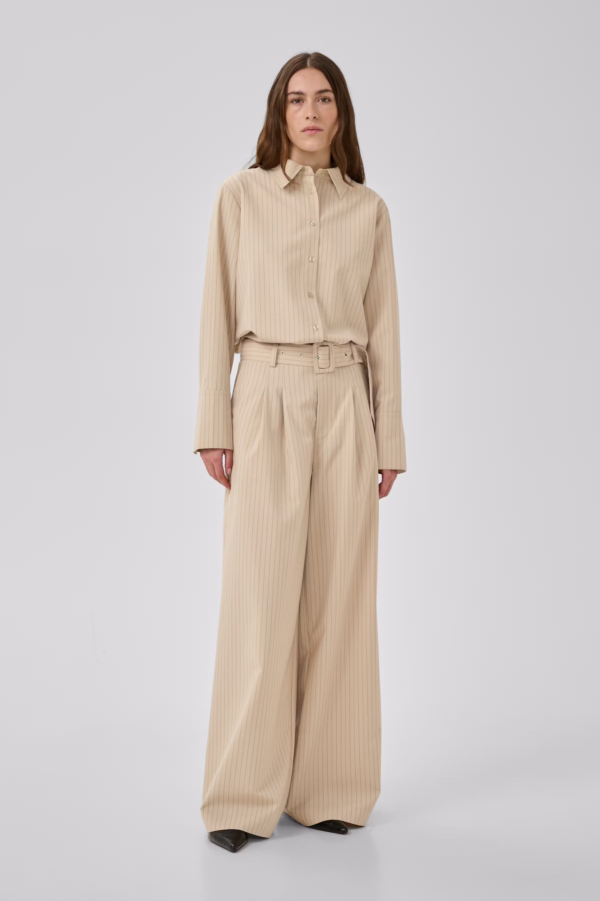 VittaMW Byxor LOOKBOOK FRONT 10704999-109171