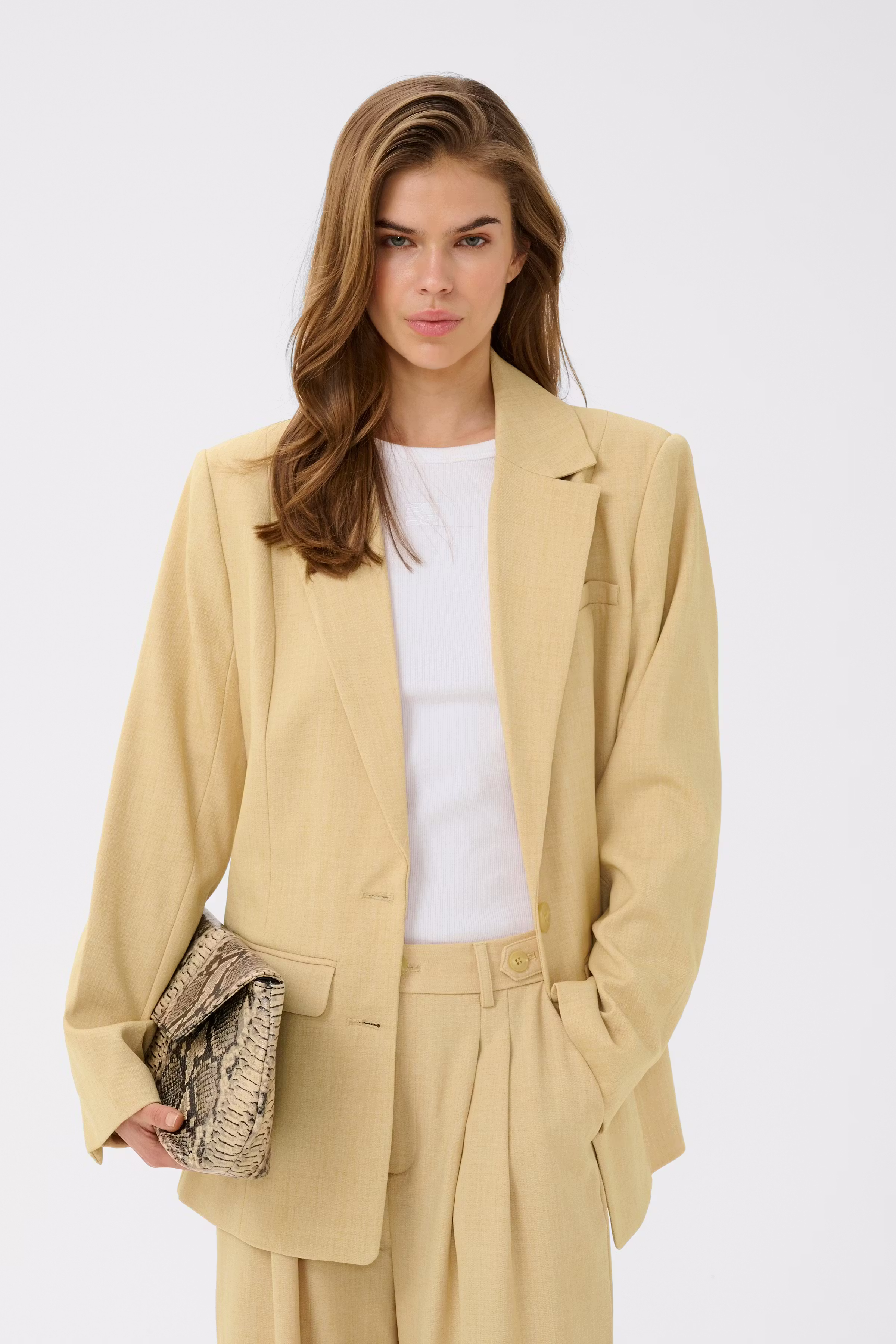 GZstacy Blazer LOOKBOOK FRONT 10911119-109221