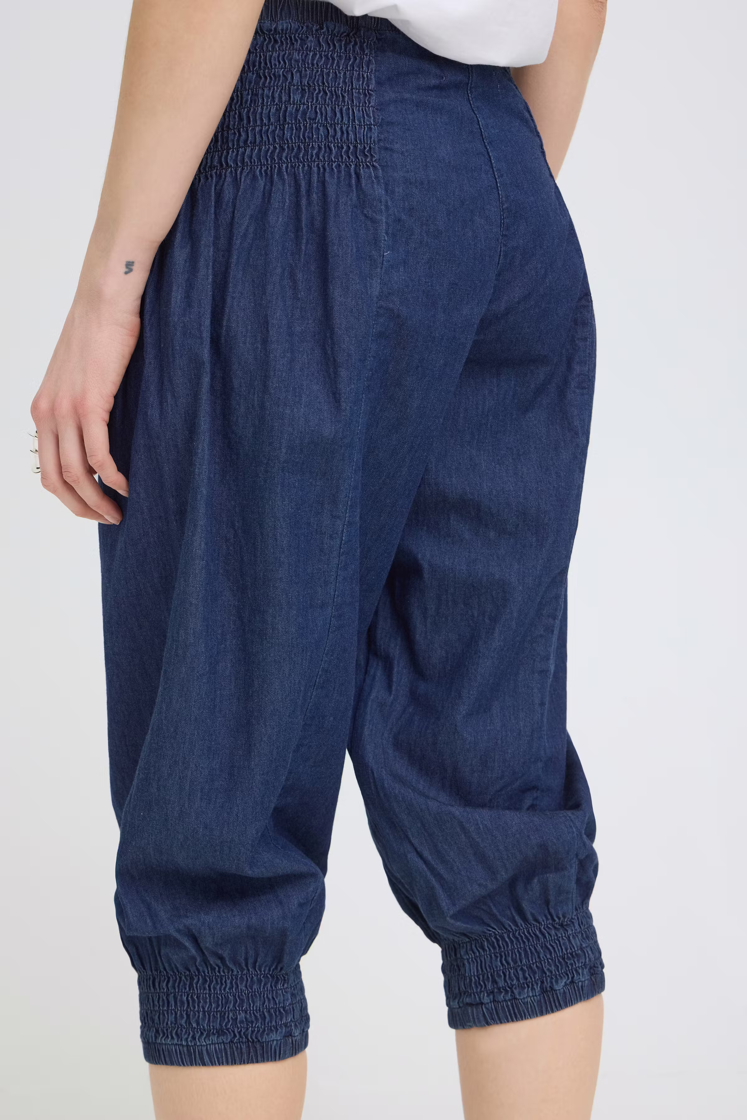 PZJILL Capri pants LOOKBOOK DETAIL 50210771-200002