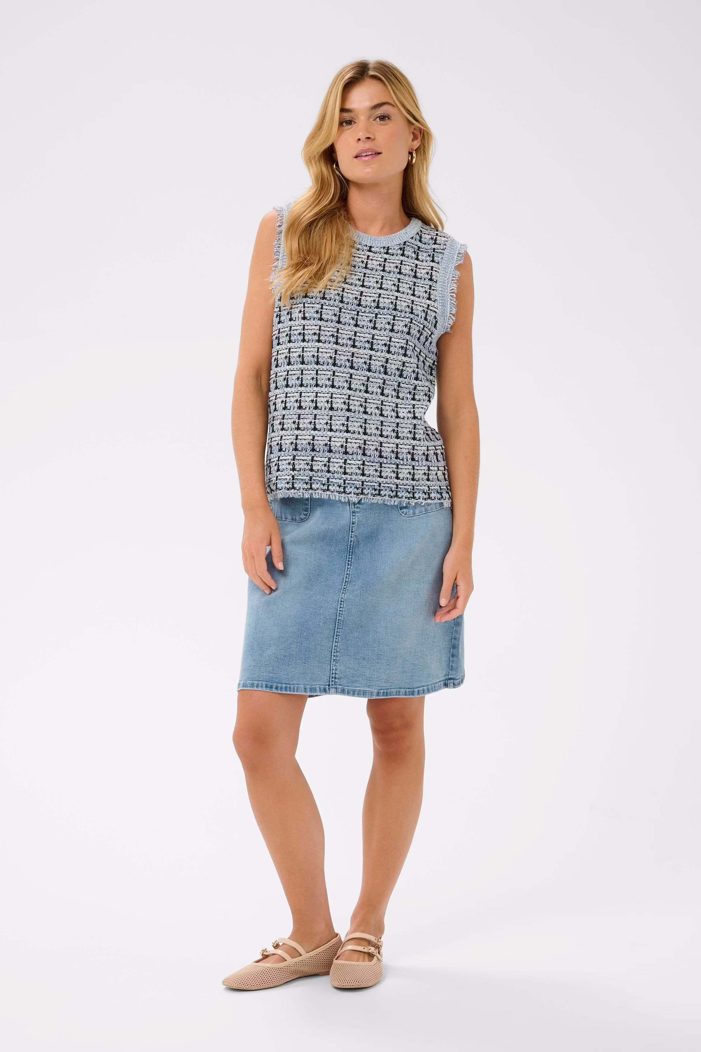 CROver Cardigan LOOKBOOK FRONT 10614931-109148
