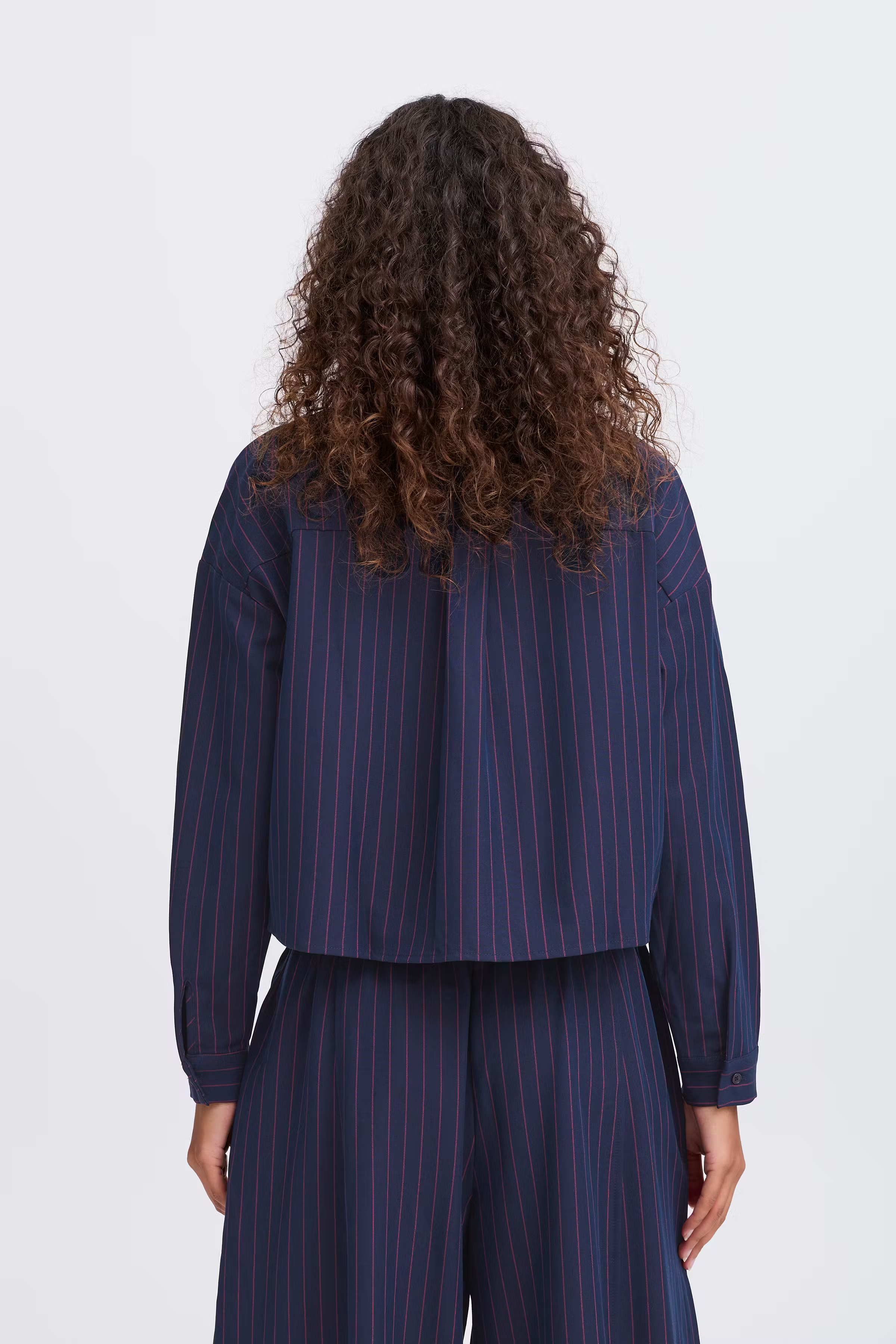 IXTRINE shirt LOOKBOOK BACK 20123489-184048