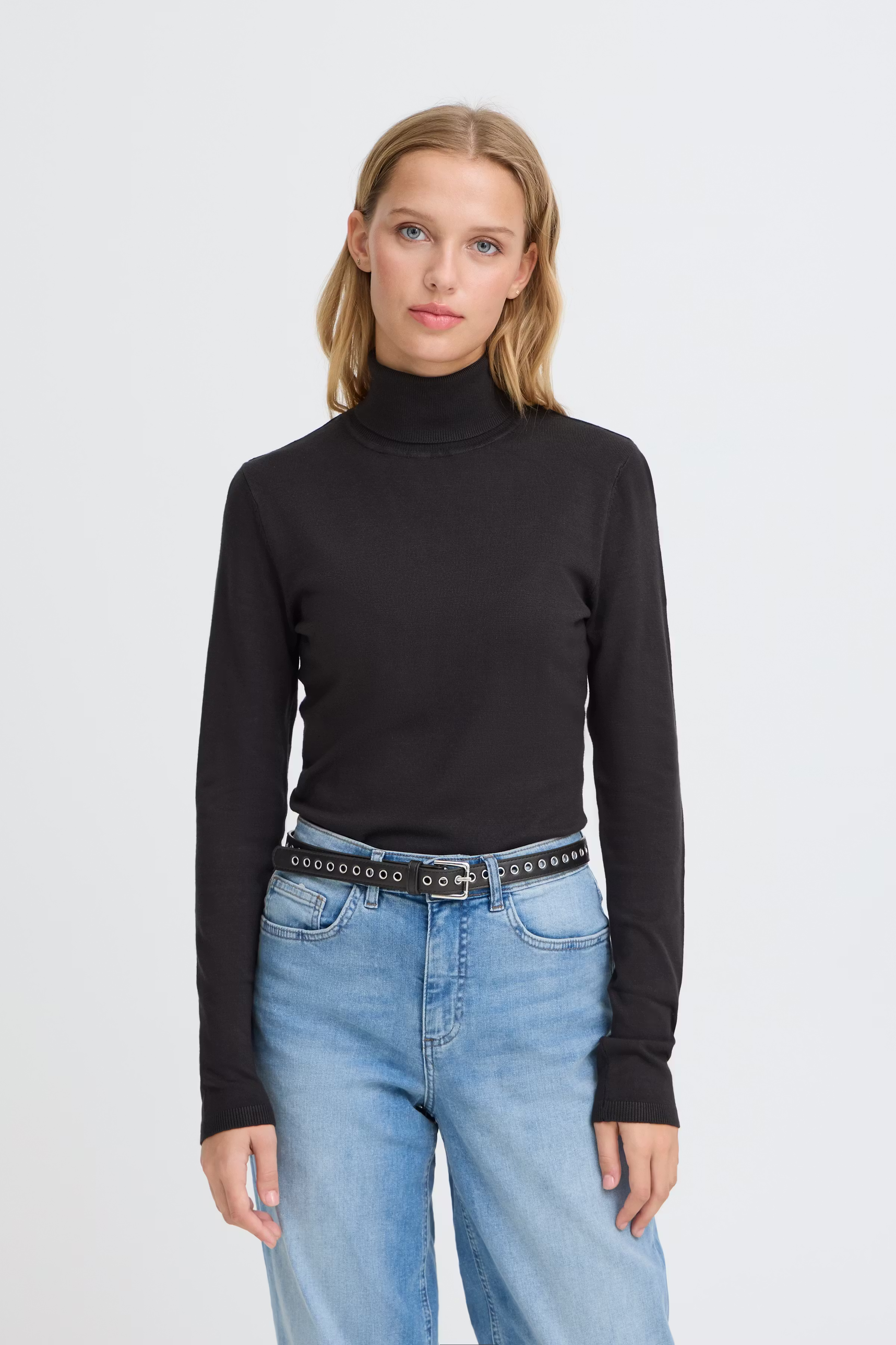 IALFRIDA Belt LOOKBOOK FRONT 20125308-194008