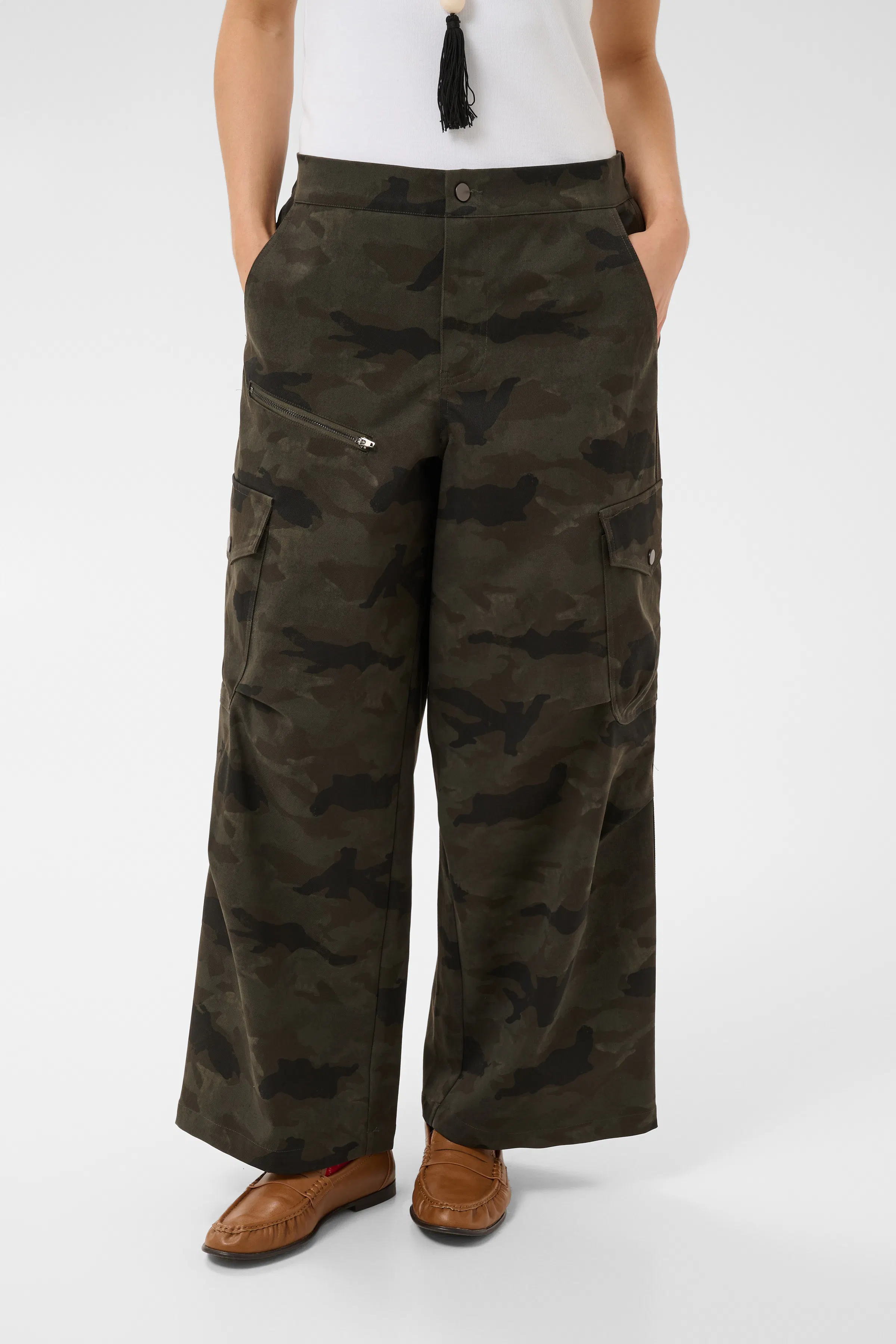 CUelivia Bukser LOOKBOOK FRONT 50113993-1001037