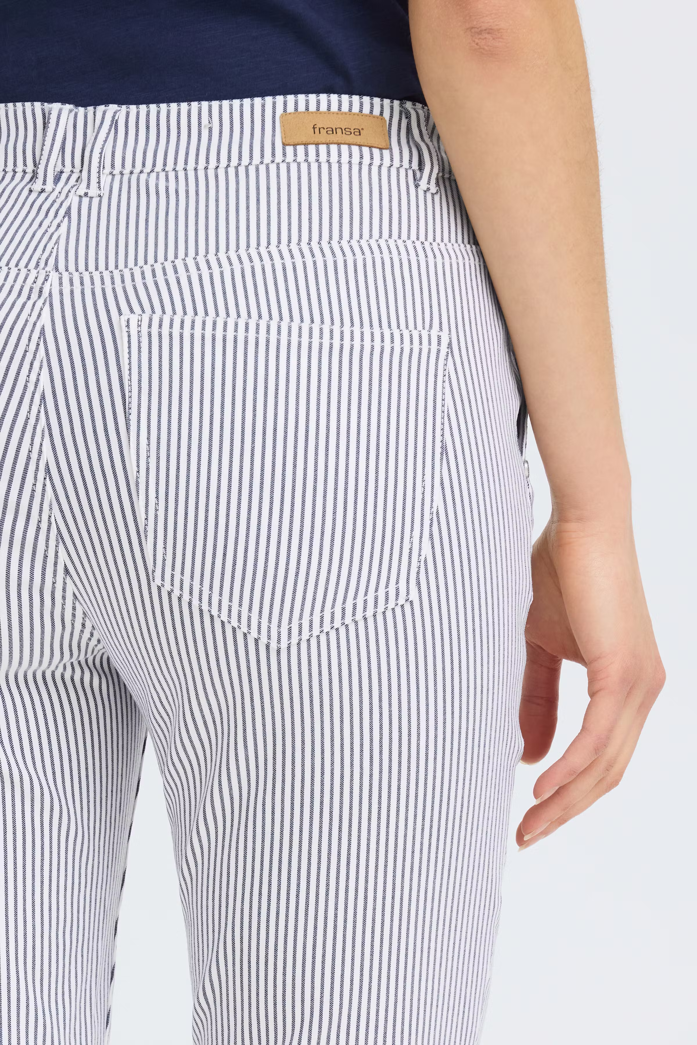 FRENA Capri pants LOOKBOOK DETAIL 20617767-203389