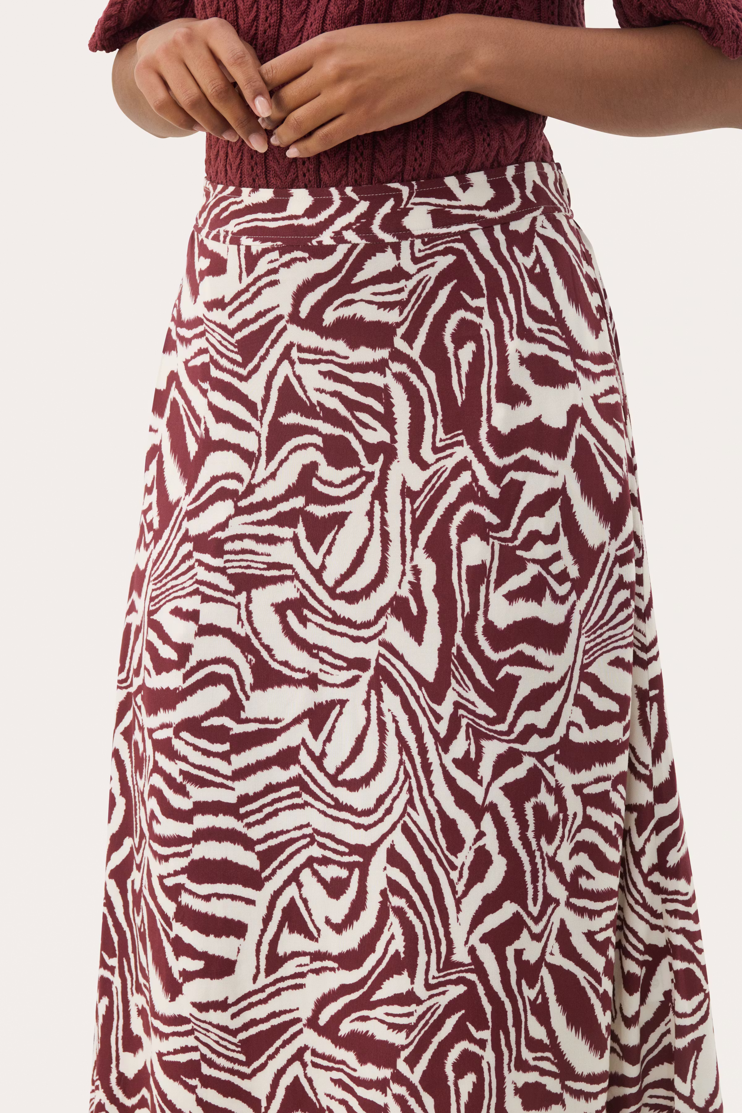 BiseraPW Skirt LOOKBOOK DETAIL 30308685-304427