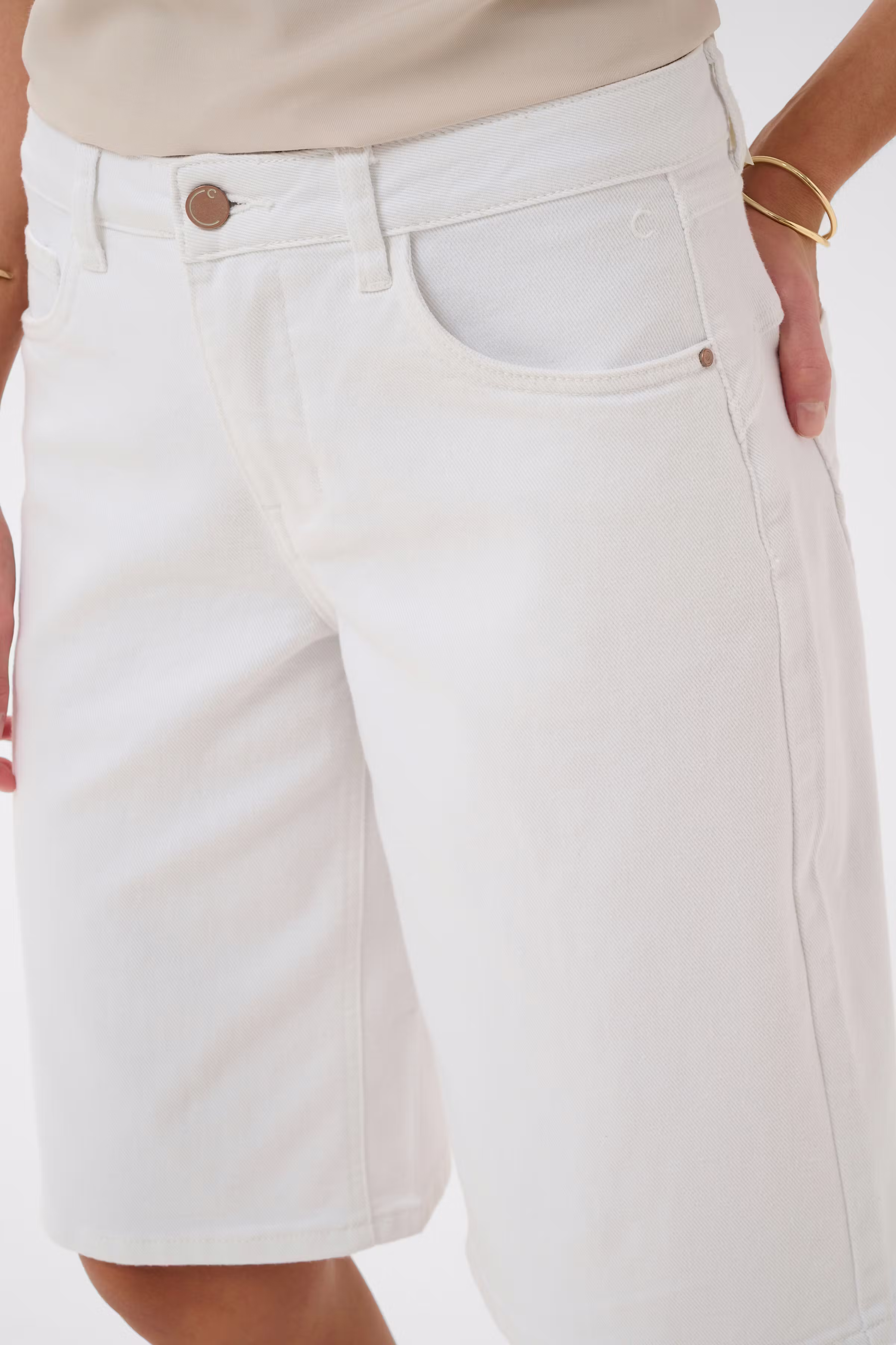 CRBotilde Shorts LOOKBOOK FRONT 10615372-110602