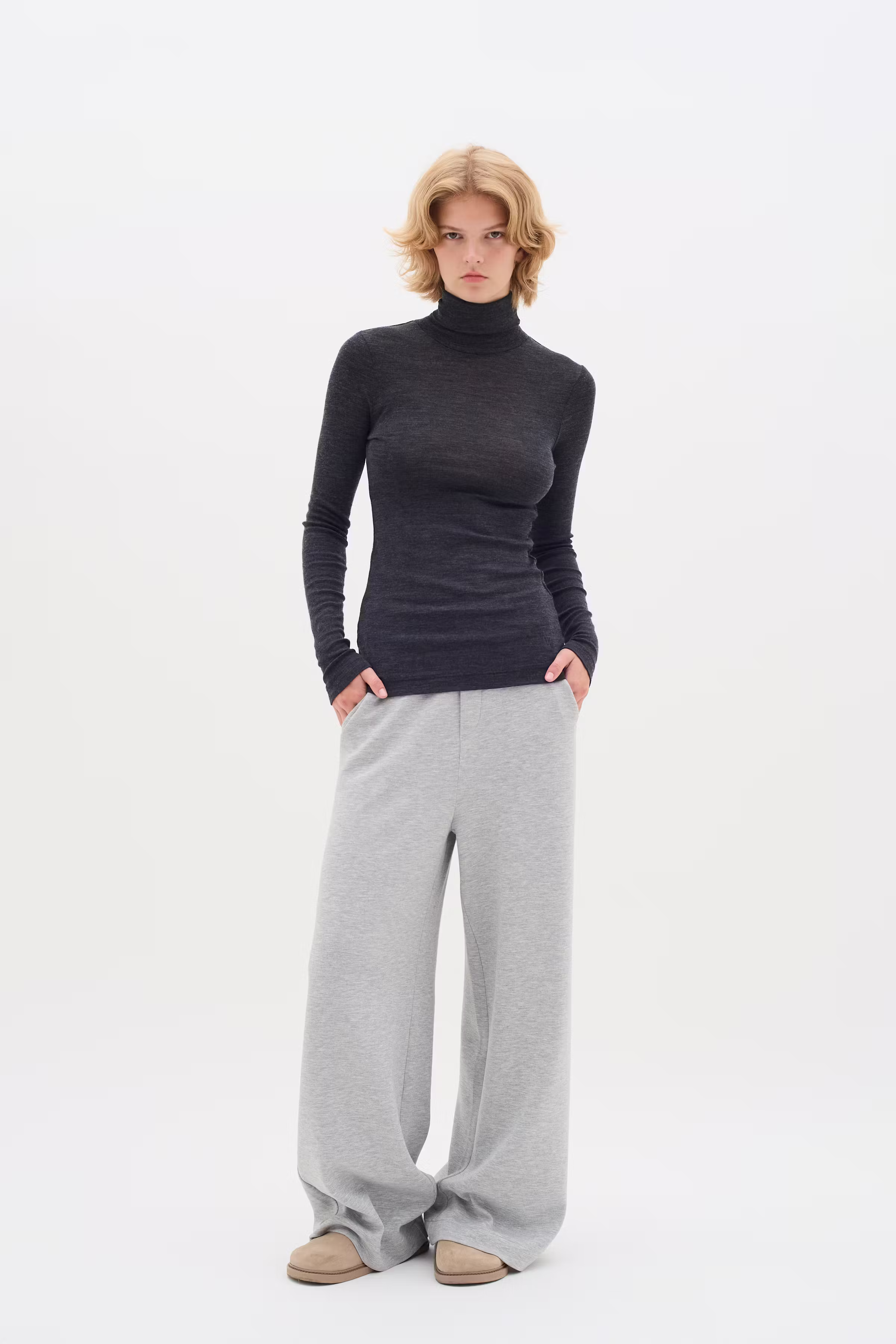 FangIW Wolle Rollkragen T-shirt LOOKBOOK FRONT 30106097-1740161