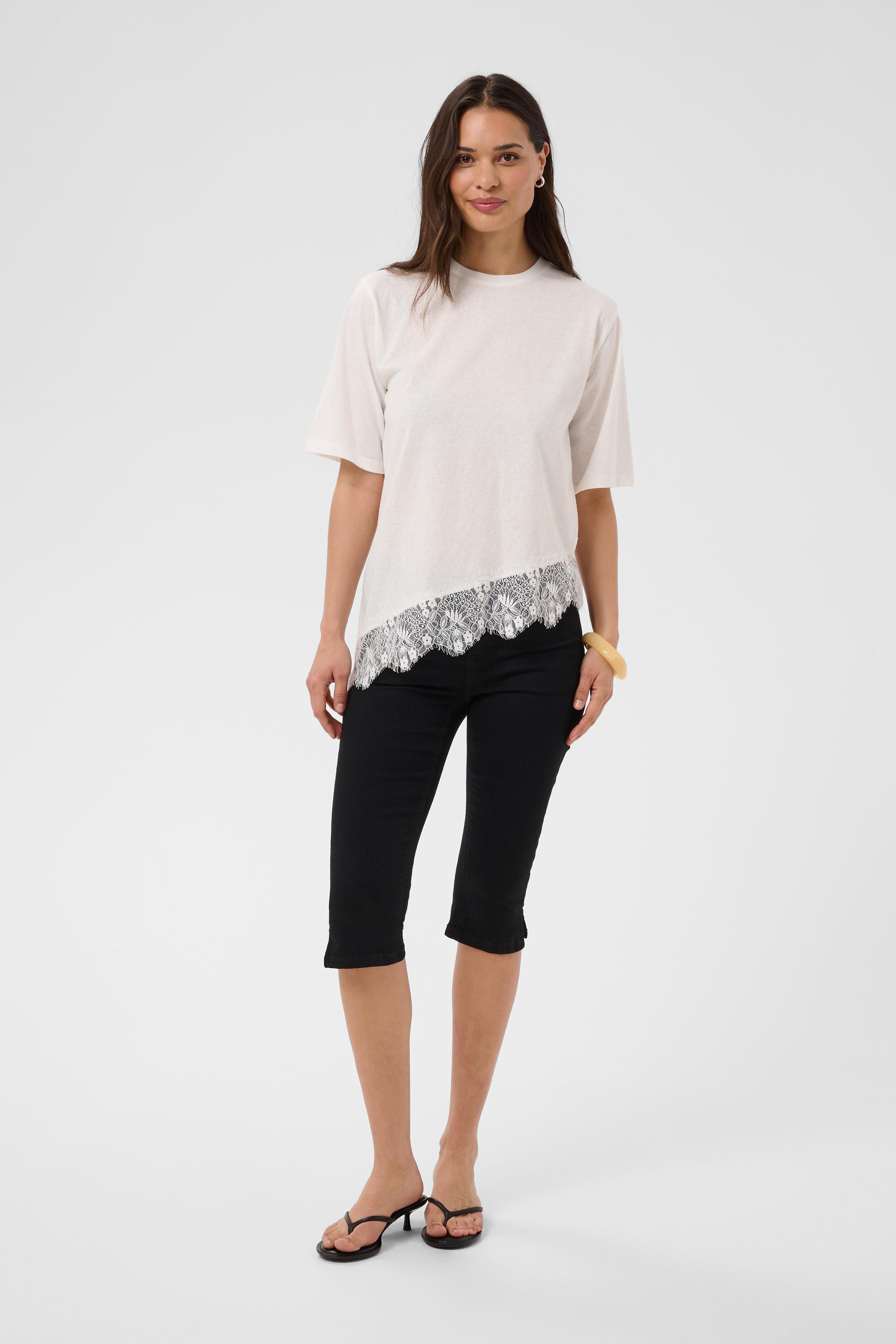 KAmelis T-shirt LOOKBOOK FRONT 10512730-110602
