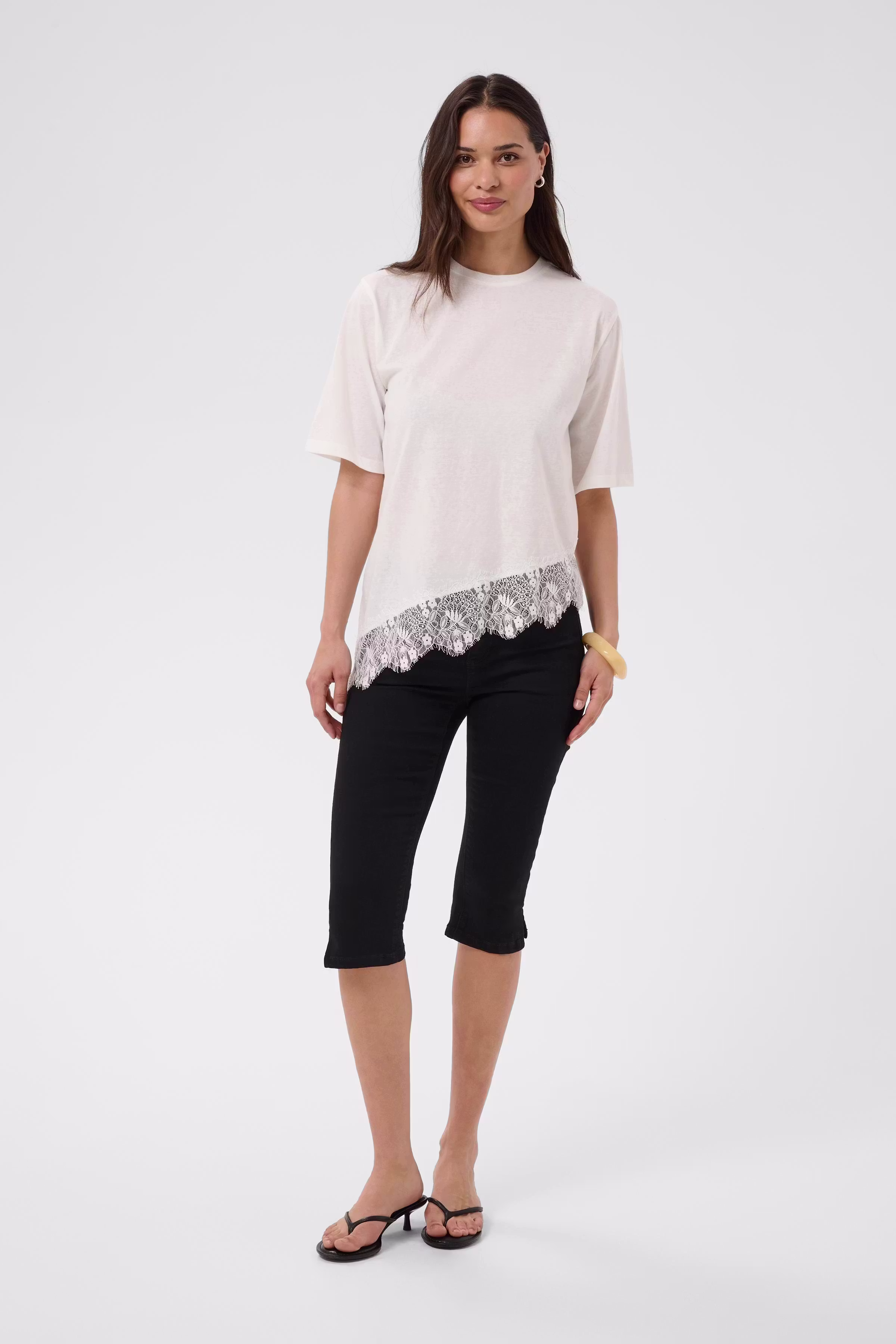 KAmelis T-shirt LOOKBOOK FRONT 10512730-110602
