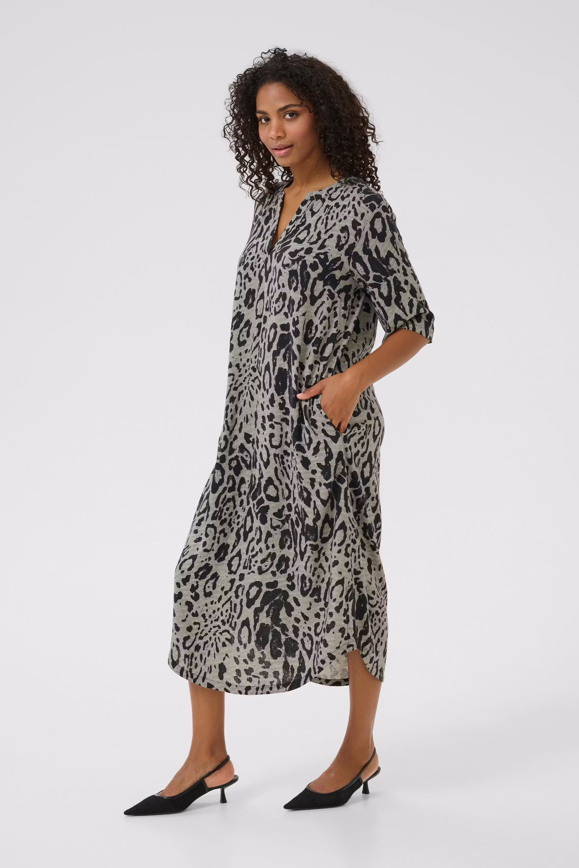 KAmilia Kleid LOOKBOOK FRONT 10508312-107126