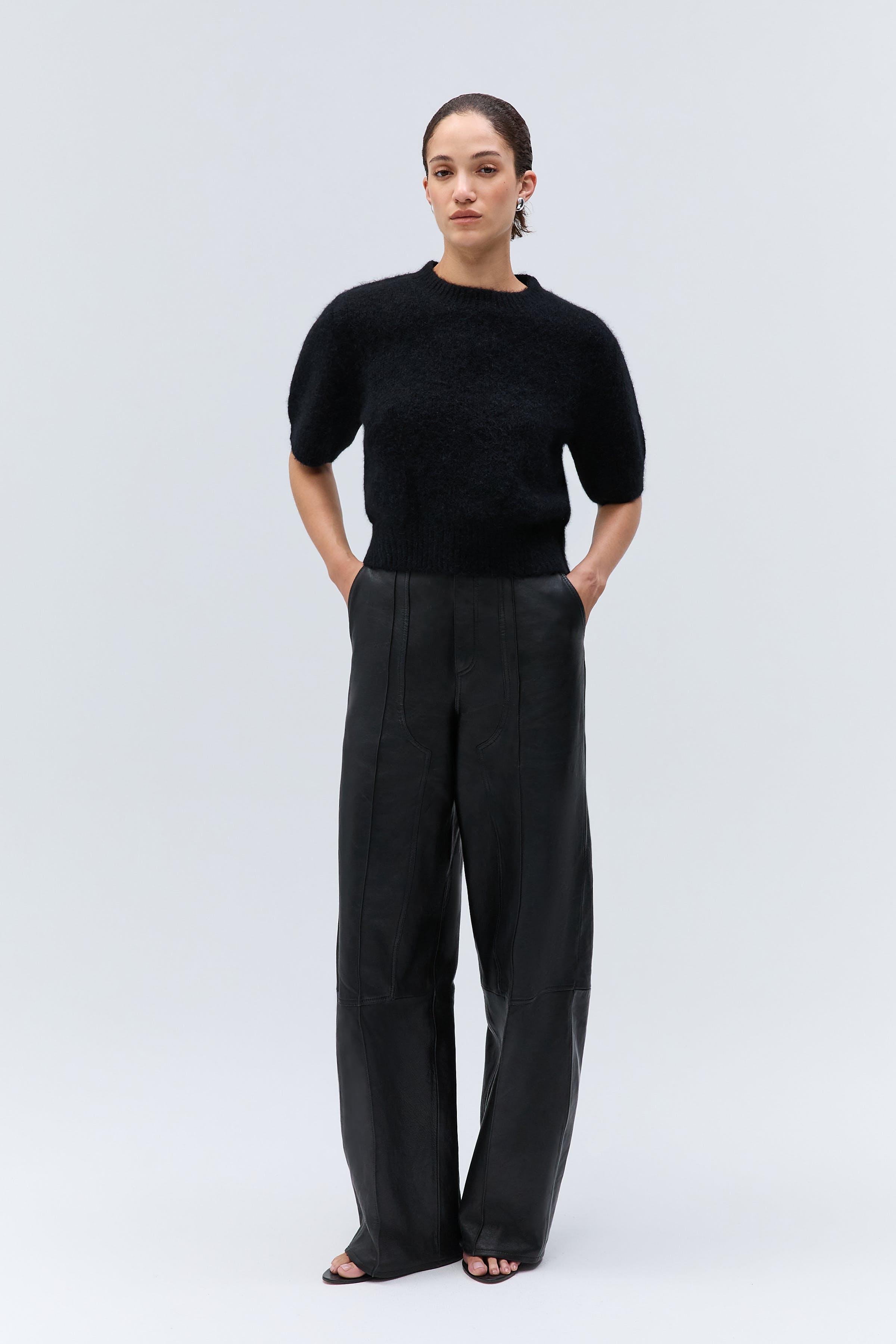 IOFiona Top LOOKBOOK FRONT 30600122-BK999