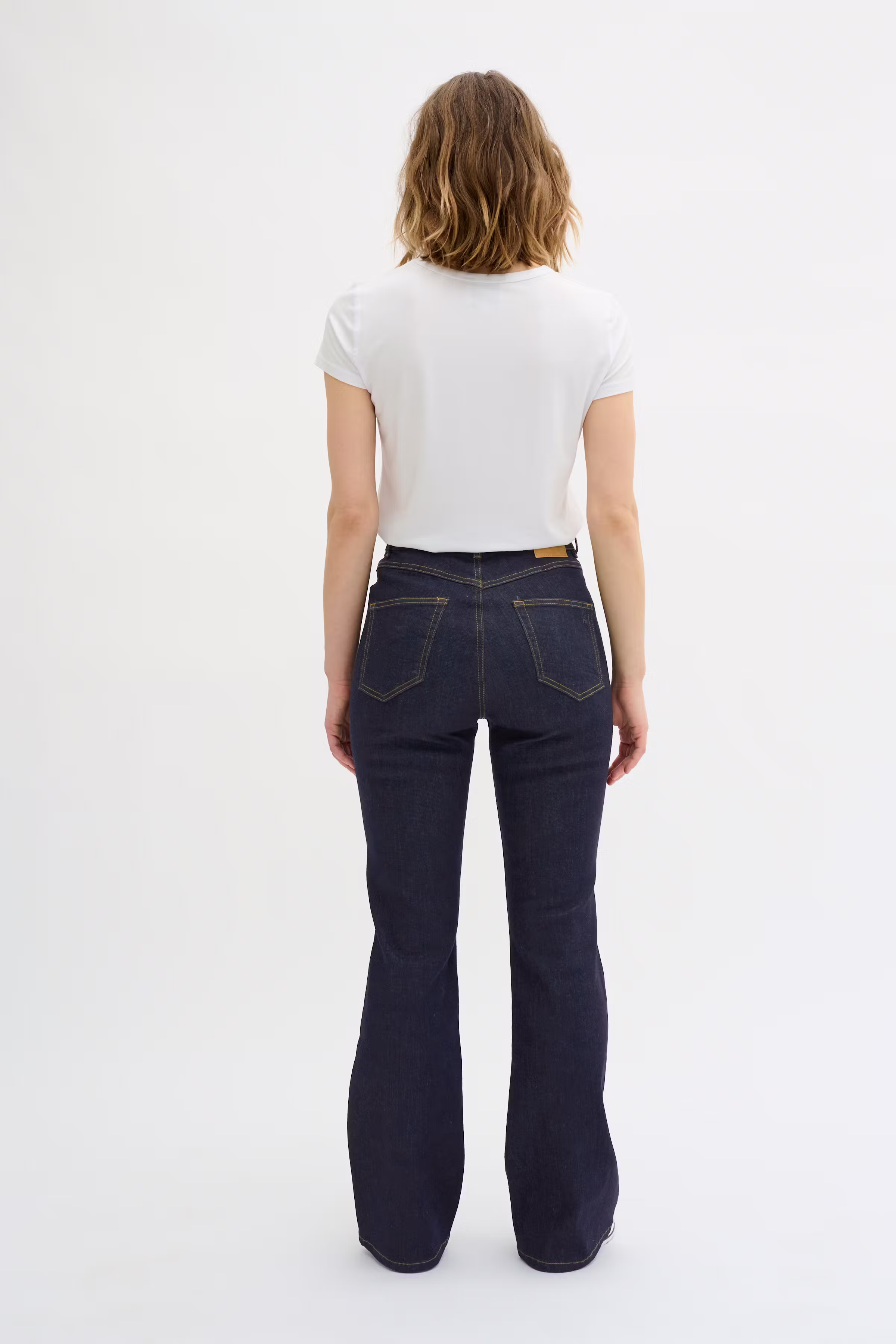06 THE DEKOTA HIGH BOOTCUT JEANS  LOOKBOOK BACK 10704358-100067