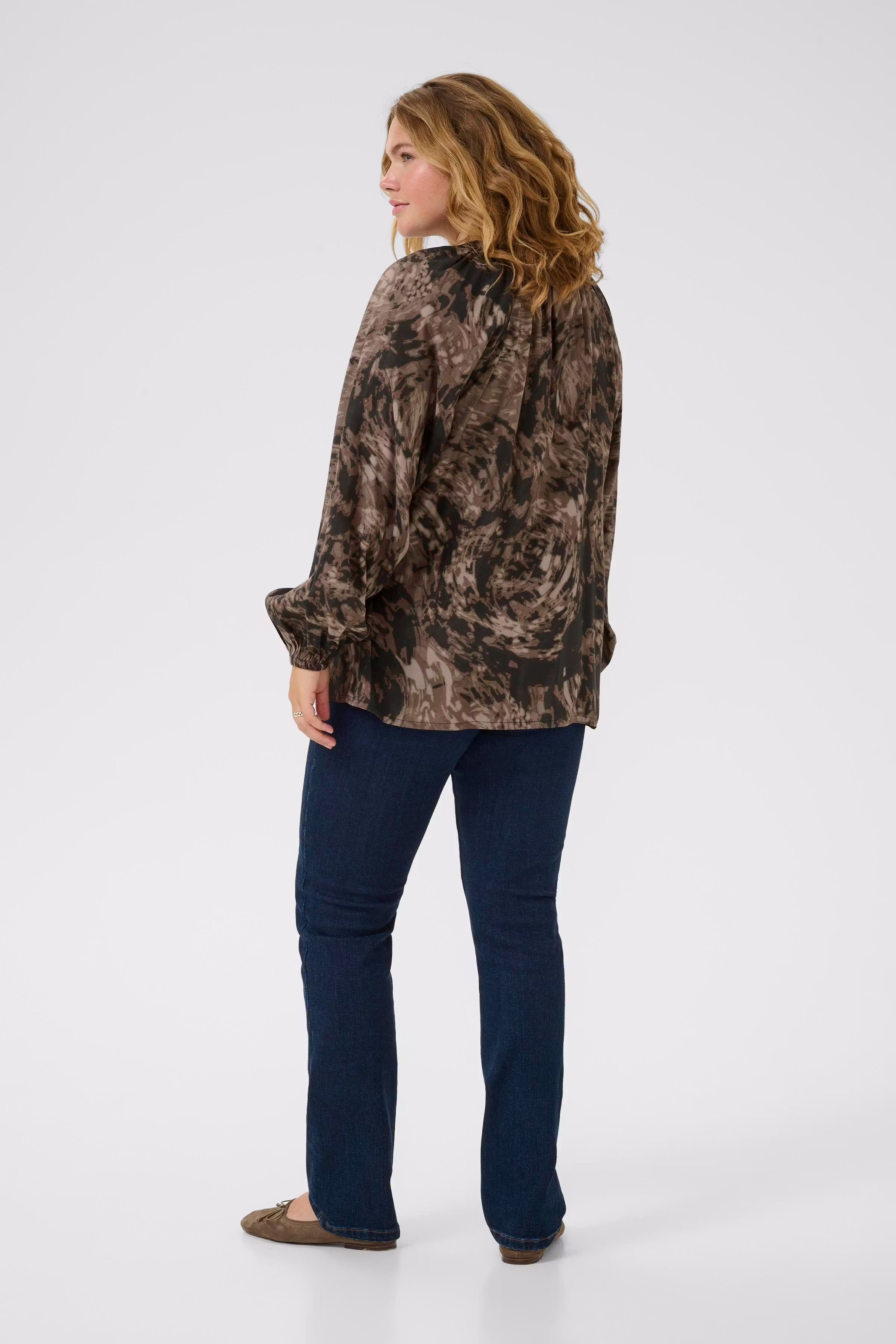 KCjamia Blouse LOOKBOOK BACK 10583775-108502