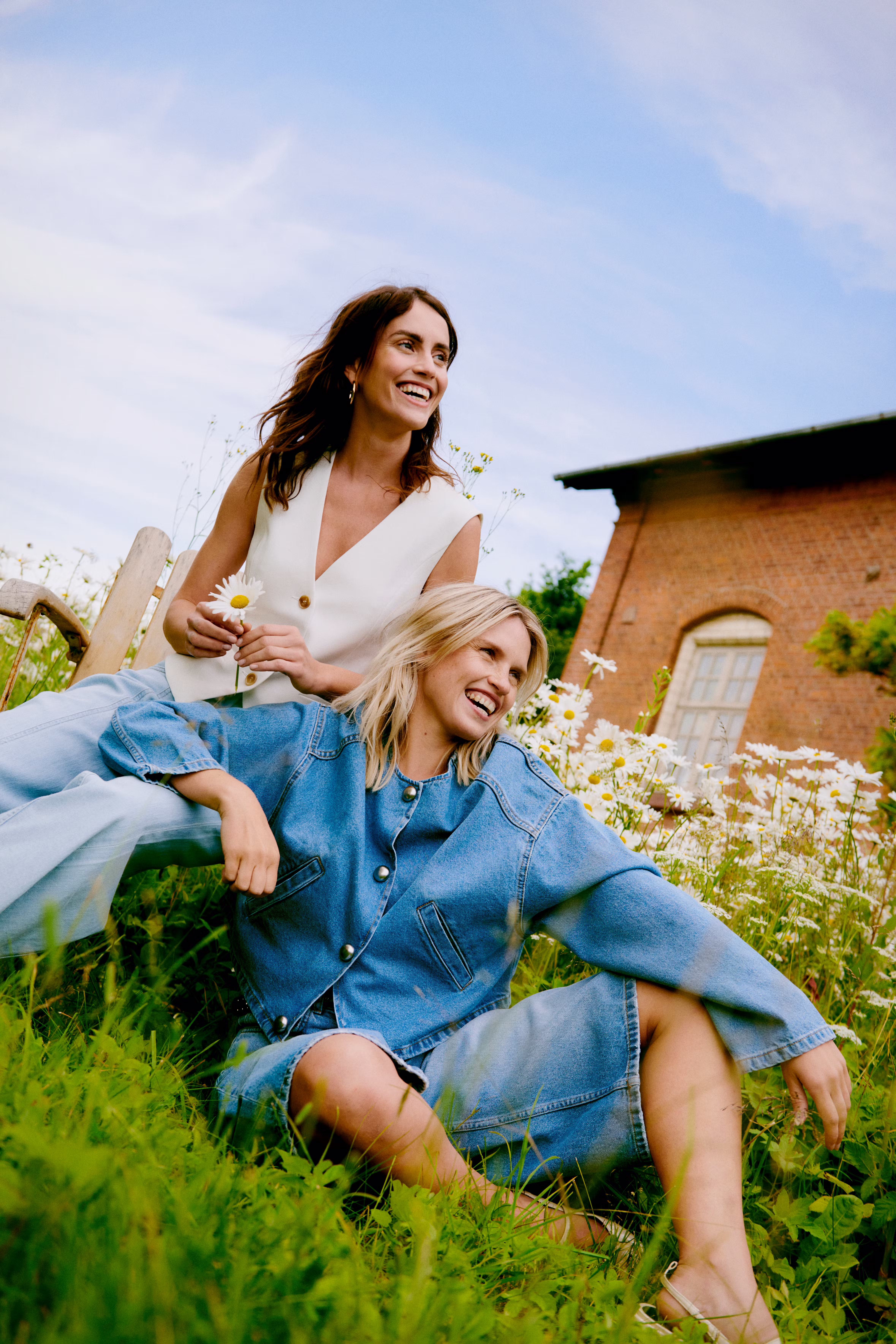 BYLUNANA Shorts LOCATION NONE 20816487-200460