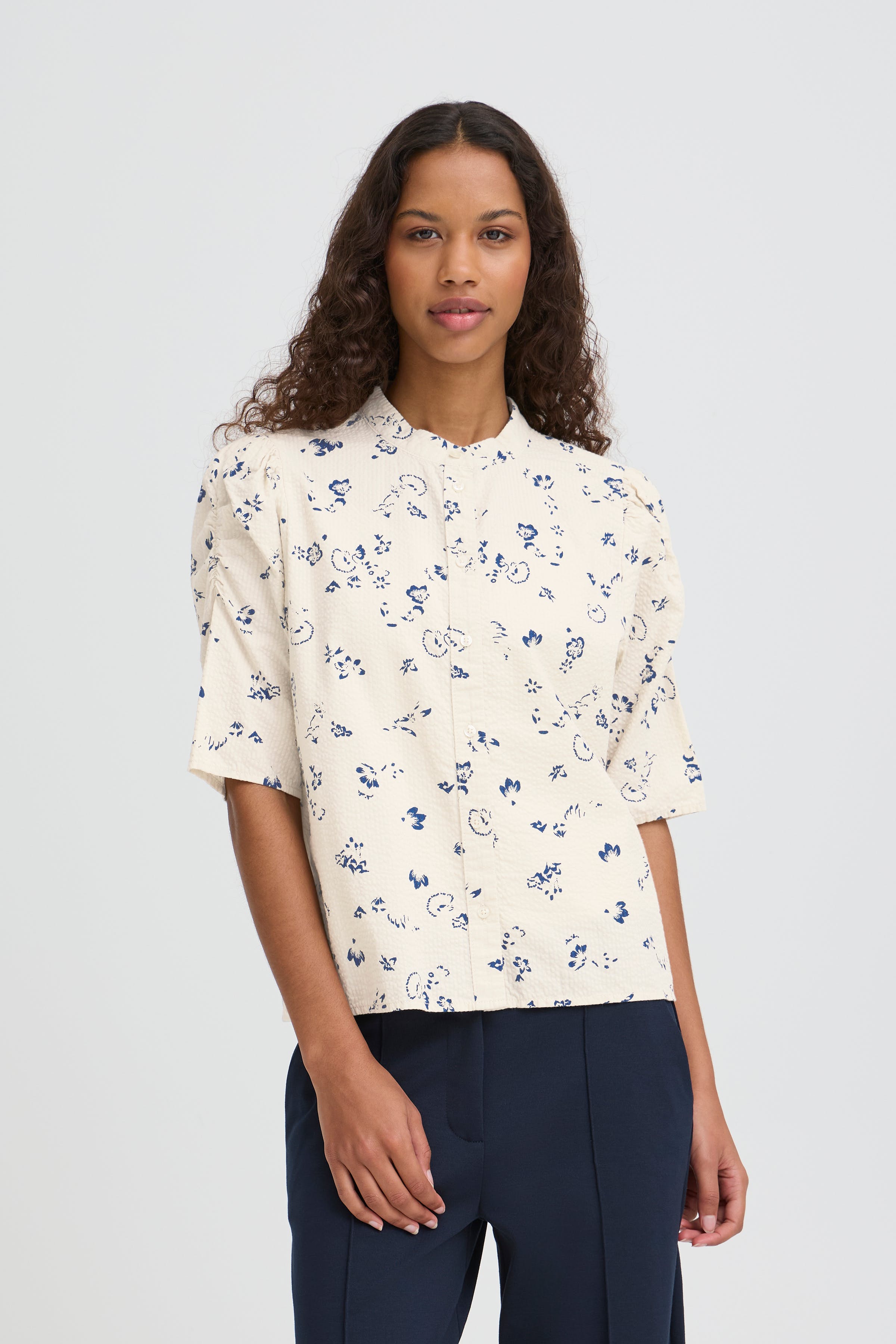 IHQWINA Skjorte LOOKBOOK FRONT 20125169-900004167